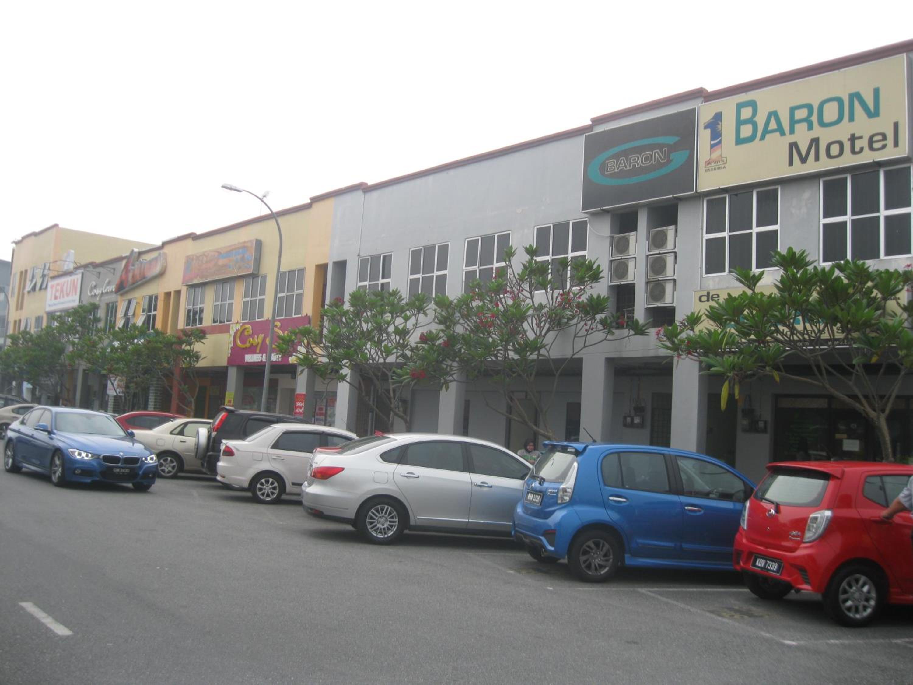1 Baron Motel