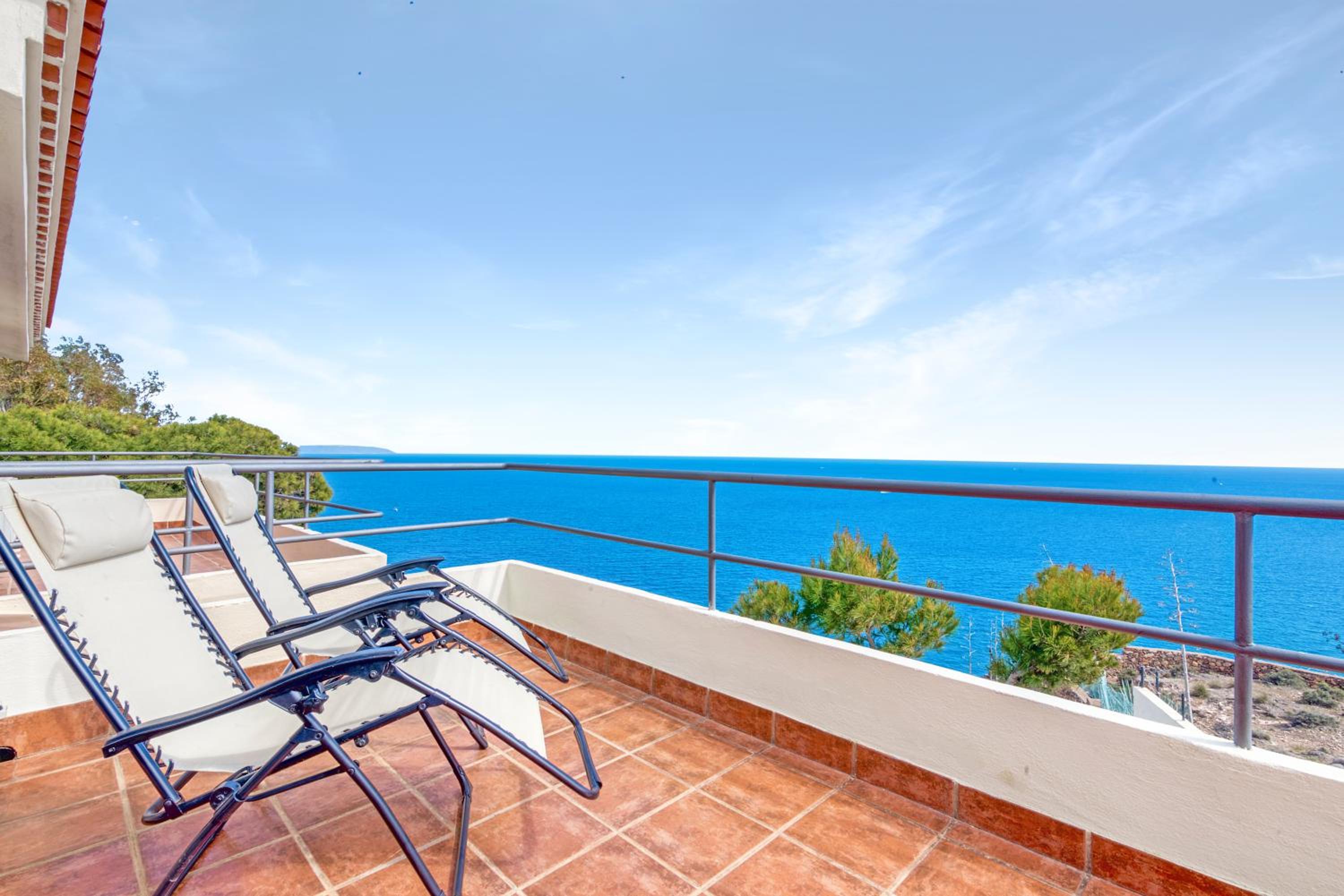 Villa Infinity I Sea Views I Pool I Jacuzzi I BBQ photo 3