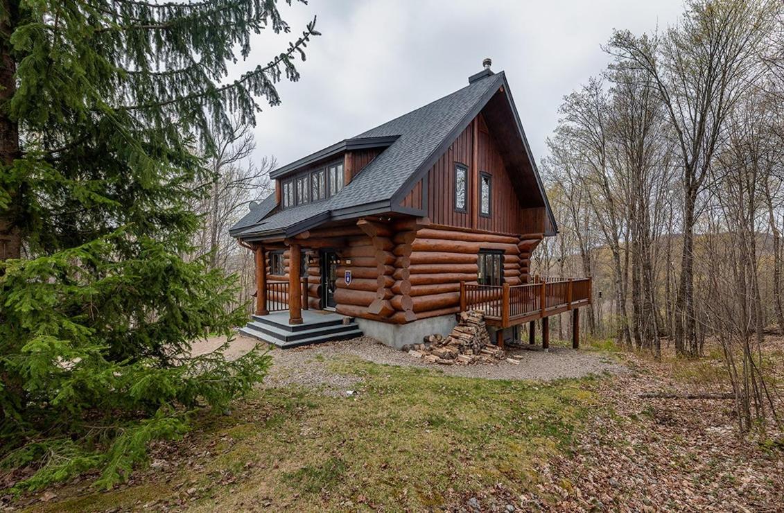 Cote Nord Tremblant Chalet Barrie