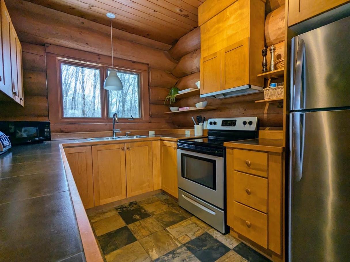 Cote Nord Tremblant Chalet Barrie