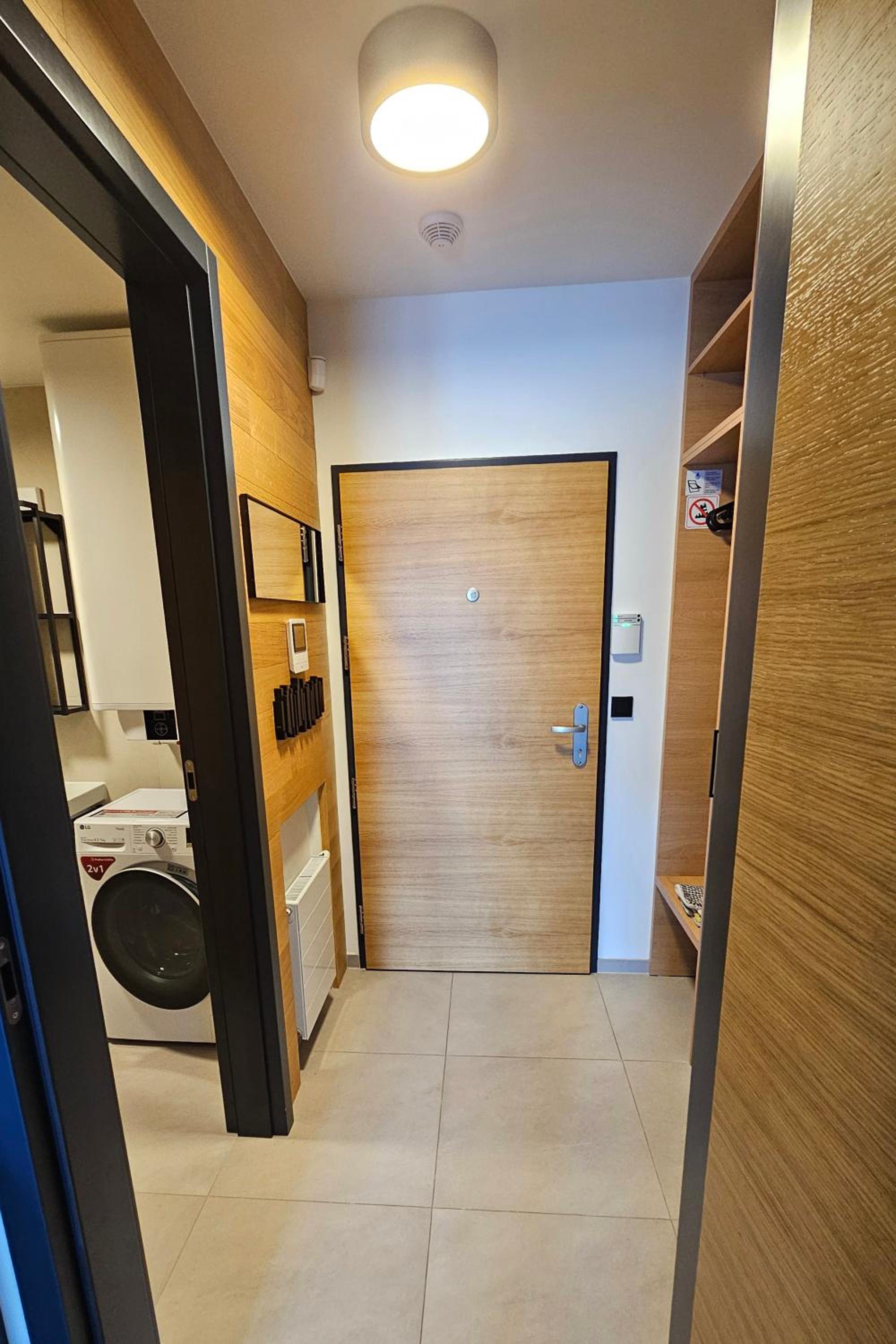 ENJOYHARRACHOV - Atraktivní slunný klimatizovaný apartmán 14 v centru se saunou, parkováním, Wifi-WLAN, SAT, herní konzolí, PC s win 10, Netflix zdarma a m