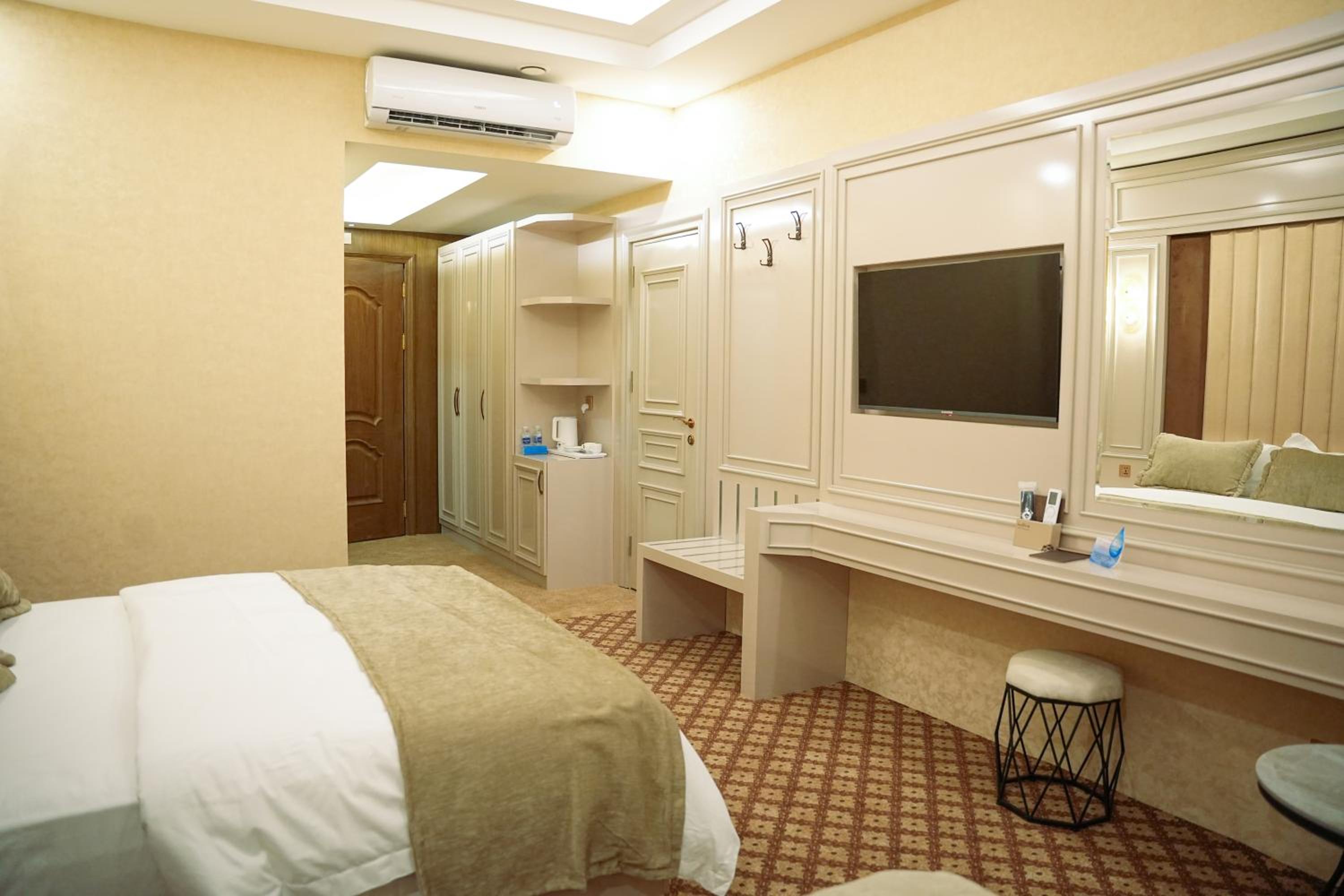 Royal Karbala Hotel view 3