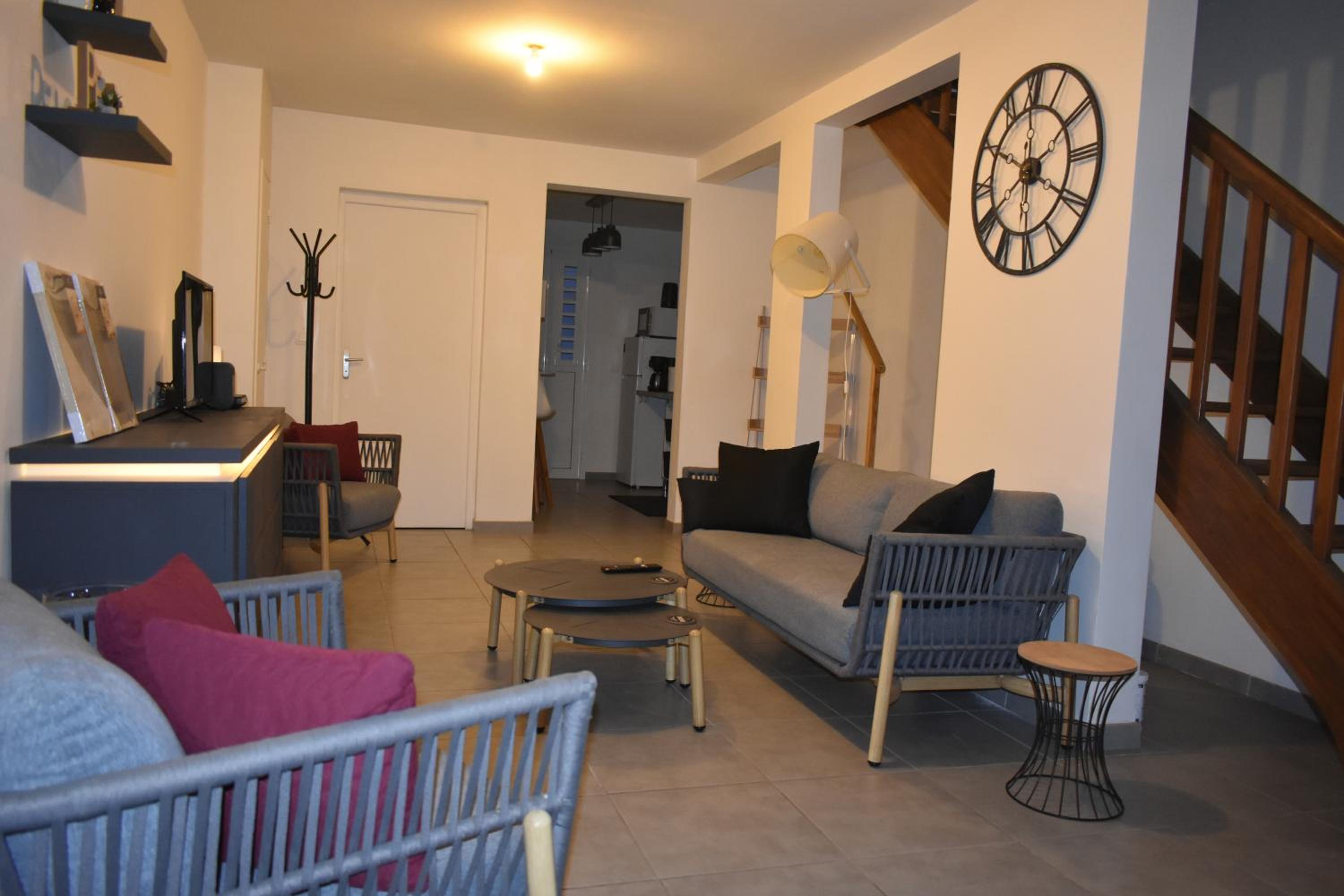 Photo 8
