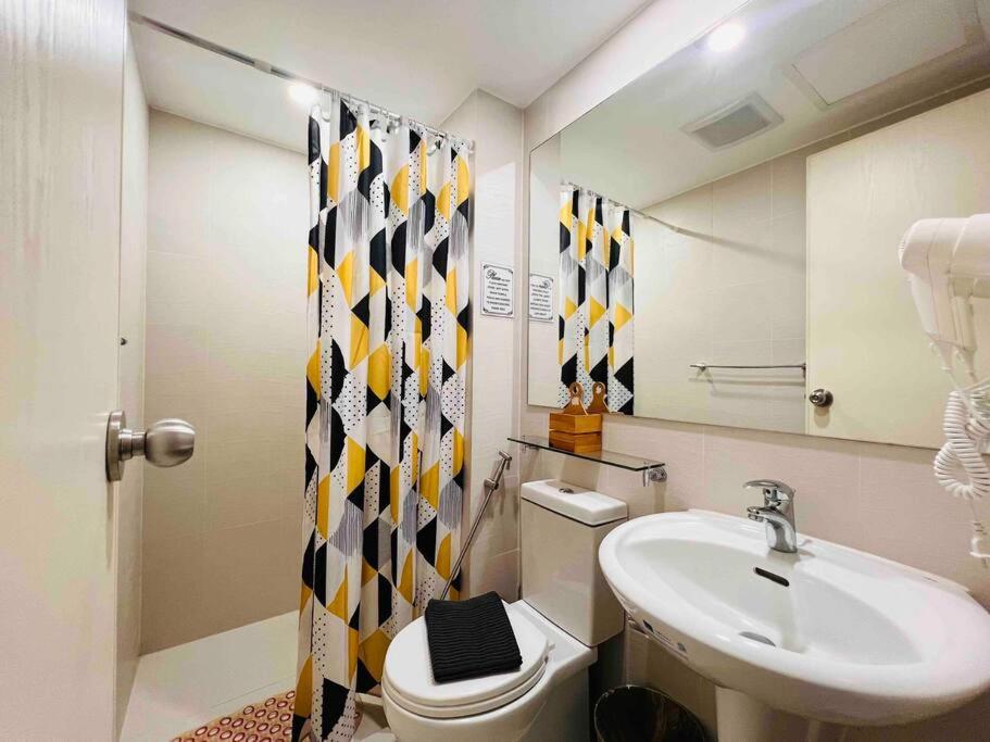 Artist's Haven Creative Condo at Azure