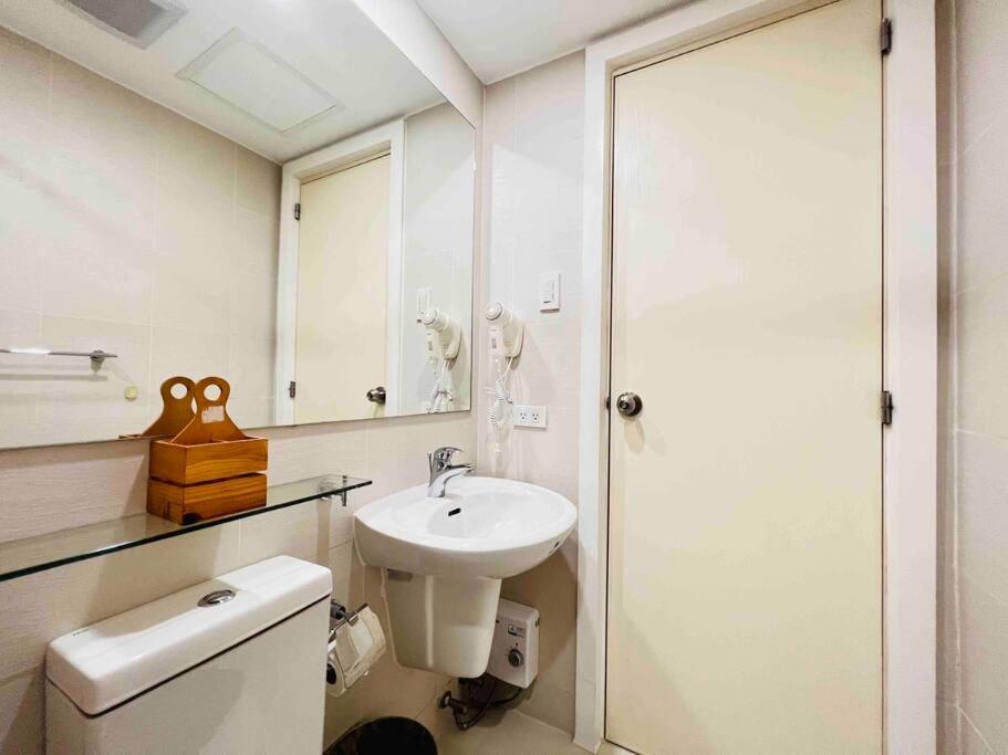 Artist's Haven Creative Condo at Azure