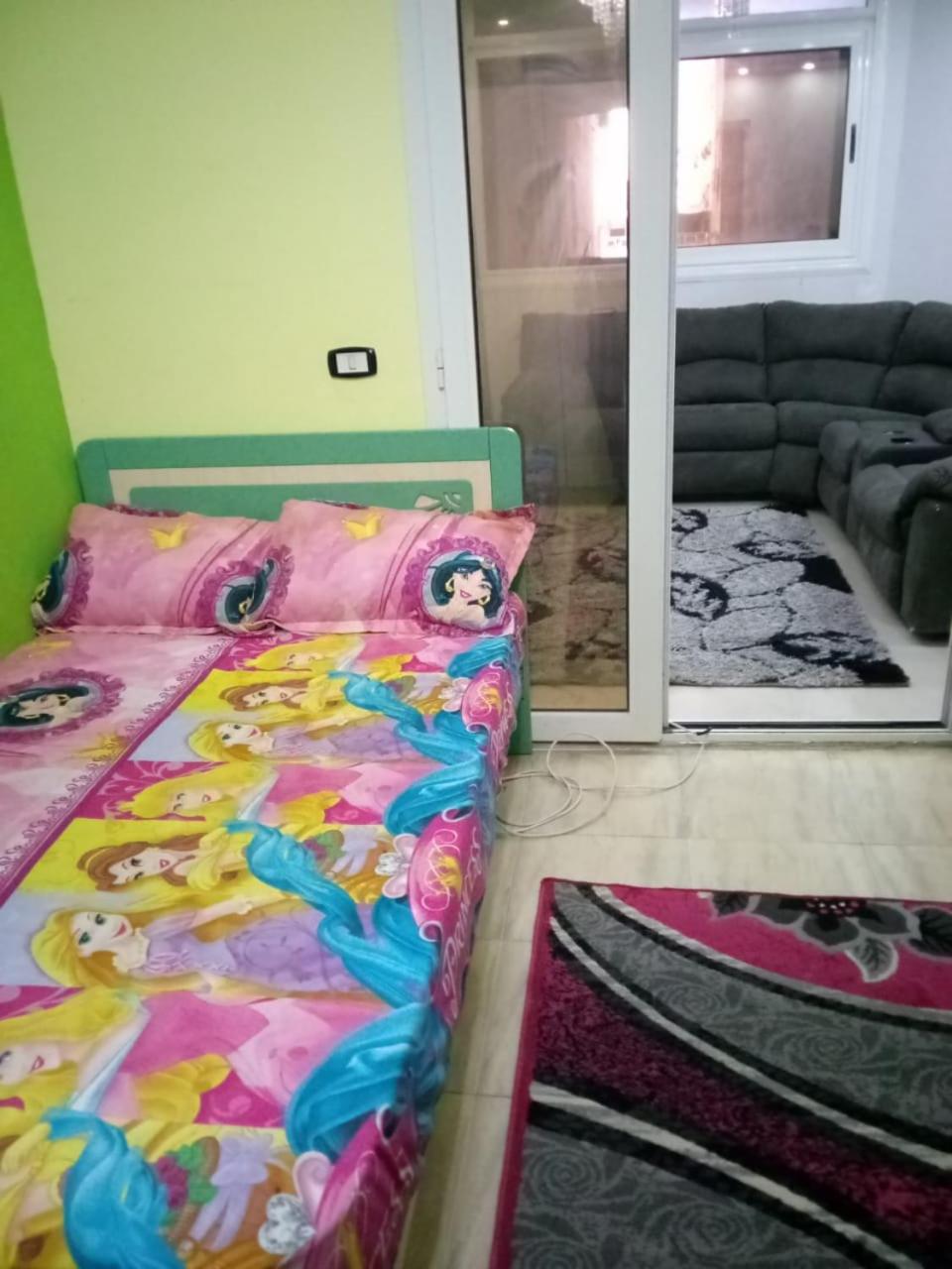 Gleem Plaza House