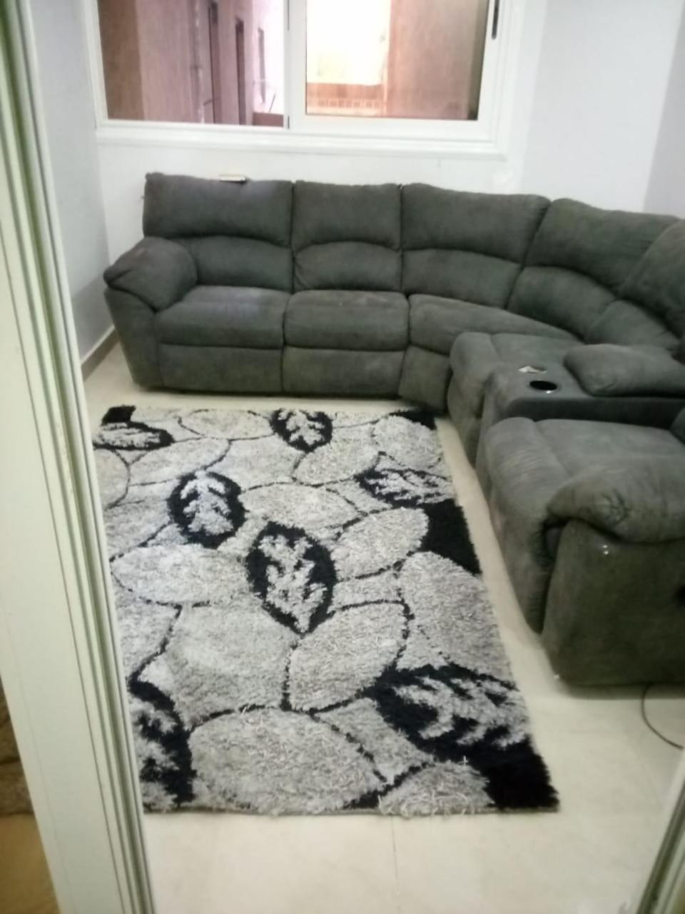 Gleem Plaza House