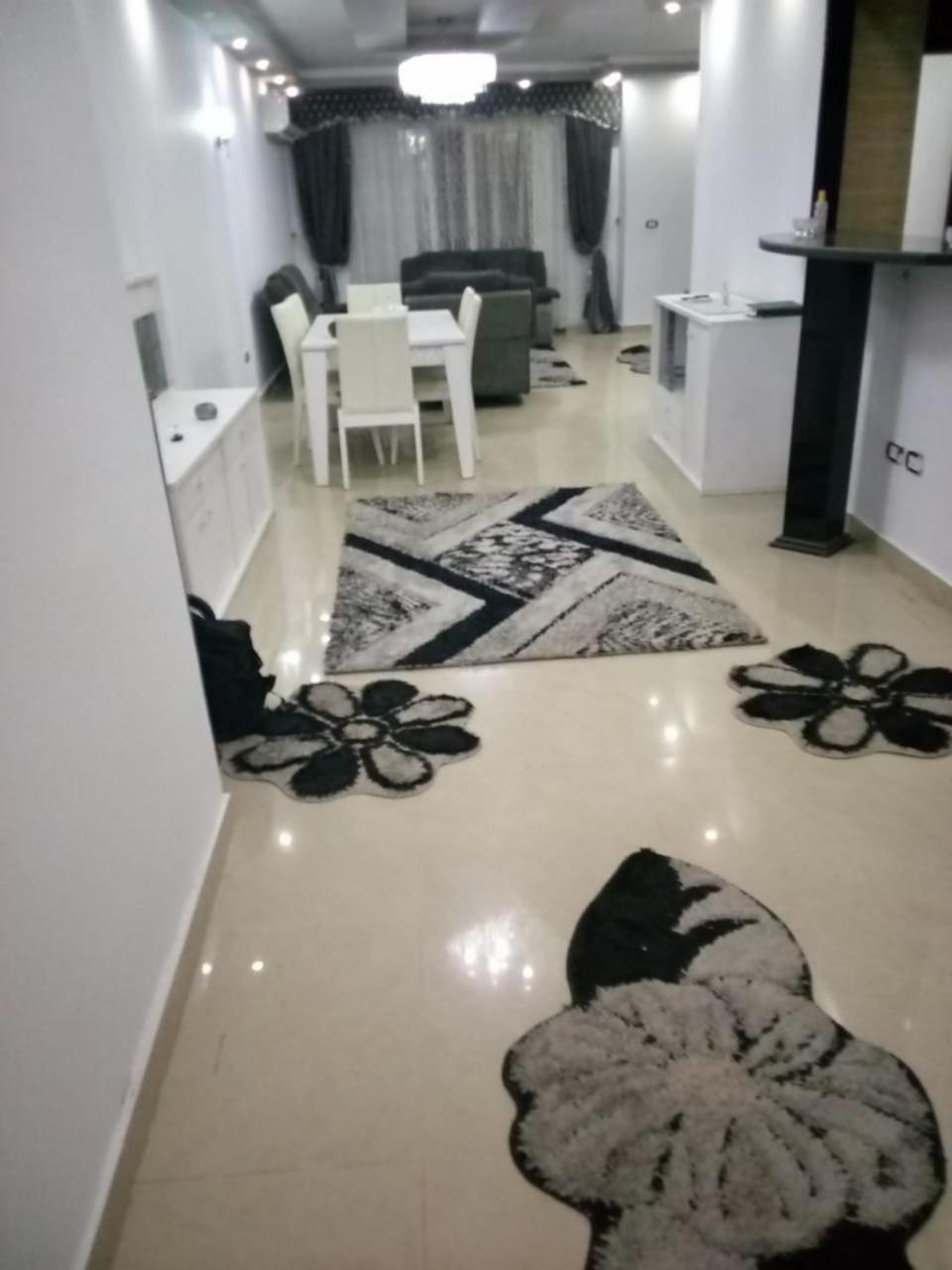 Gleem Plaza House