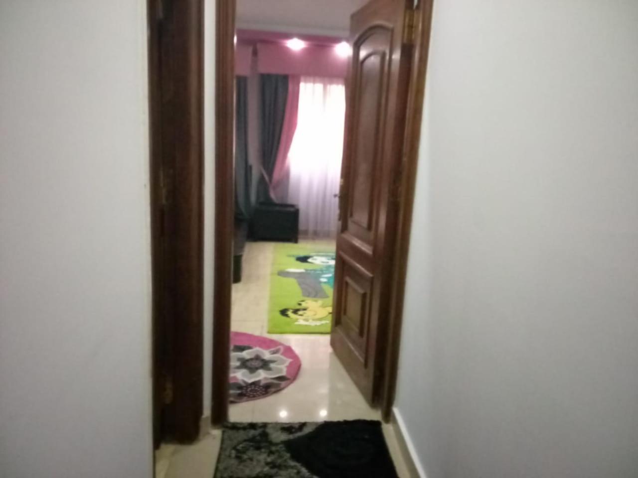 Gleem Plaza House