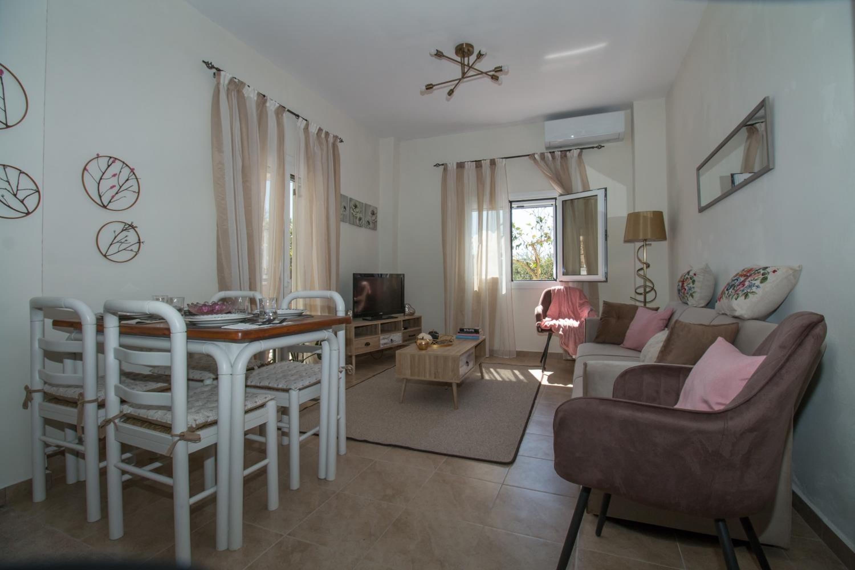 Monopoli home