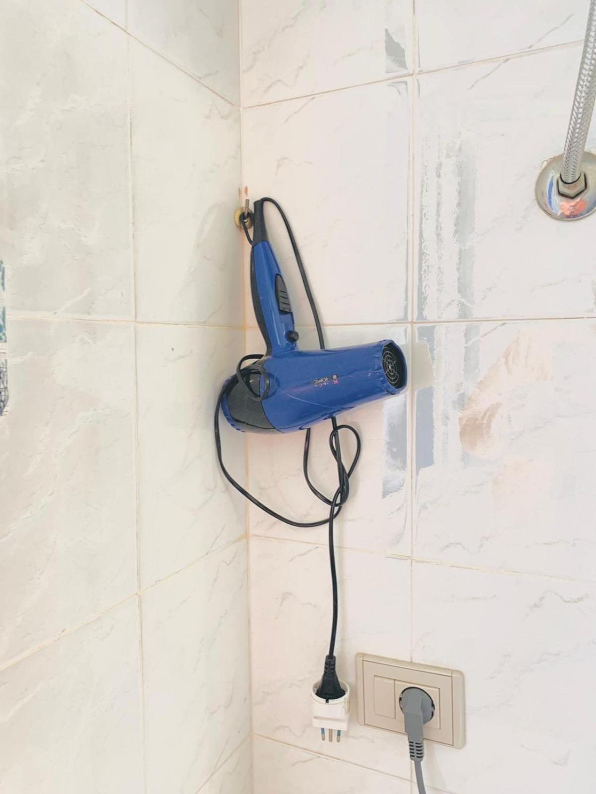 6 minuti dal mare, La maison en bleu