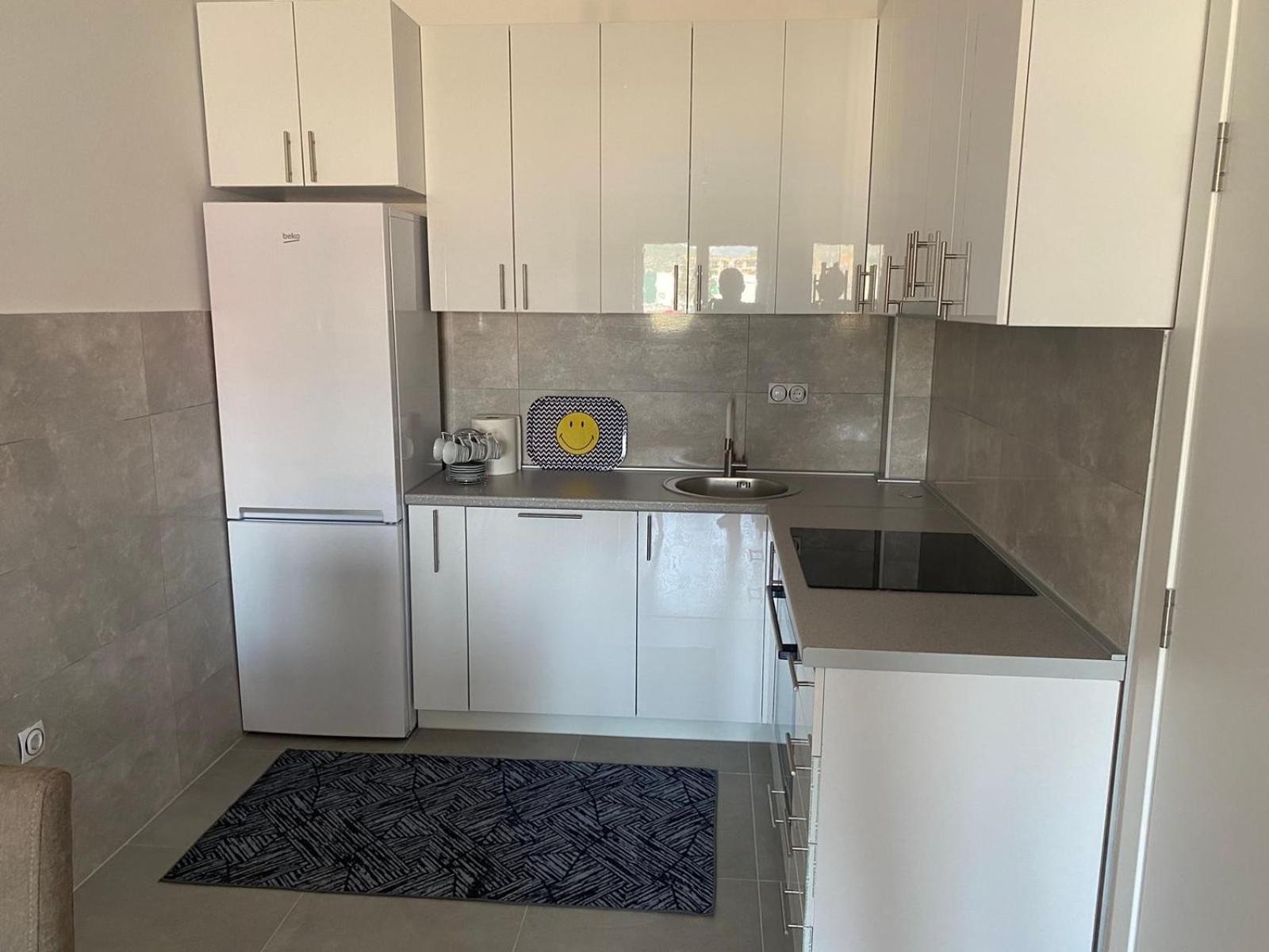 Dora Apartman