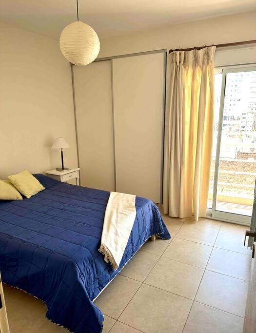 Amplio y céntrico depto de 2 habitaciones opcional cochera