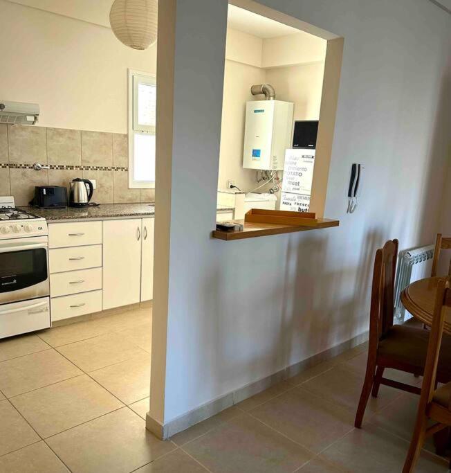 Amplio y céntrico depto de 2 habitaciones opcional cochera