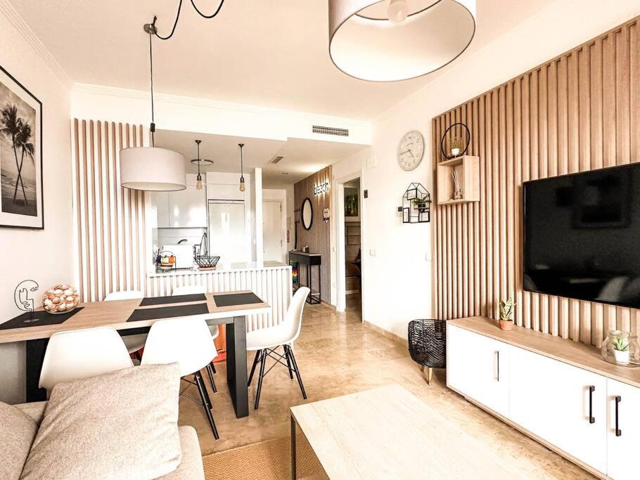 Beach Apartment 2Bed Small Oasis