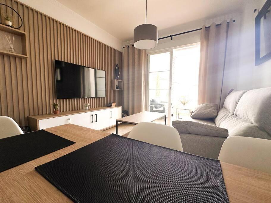 Beach Apartment 2Bed Small Oasis