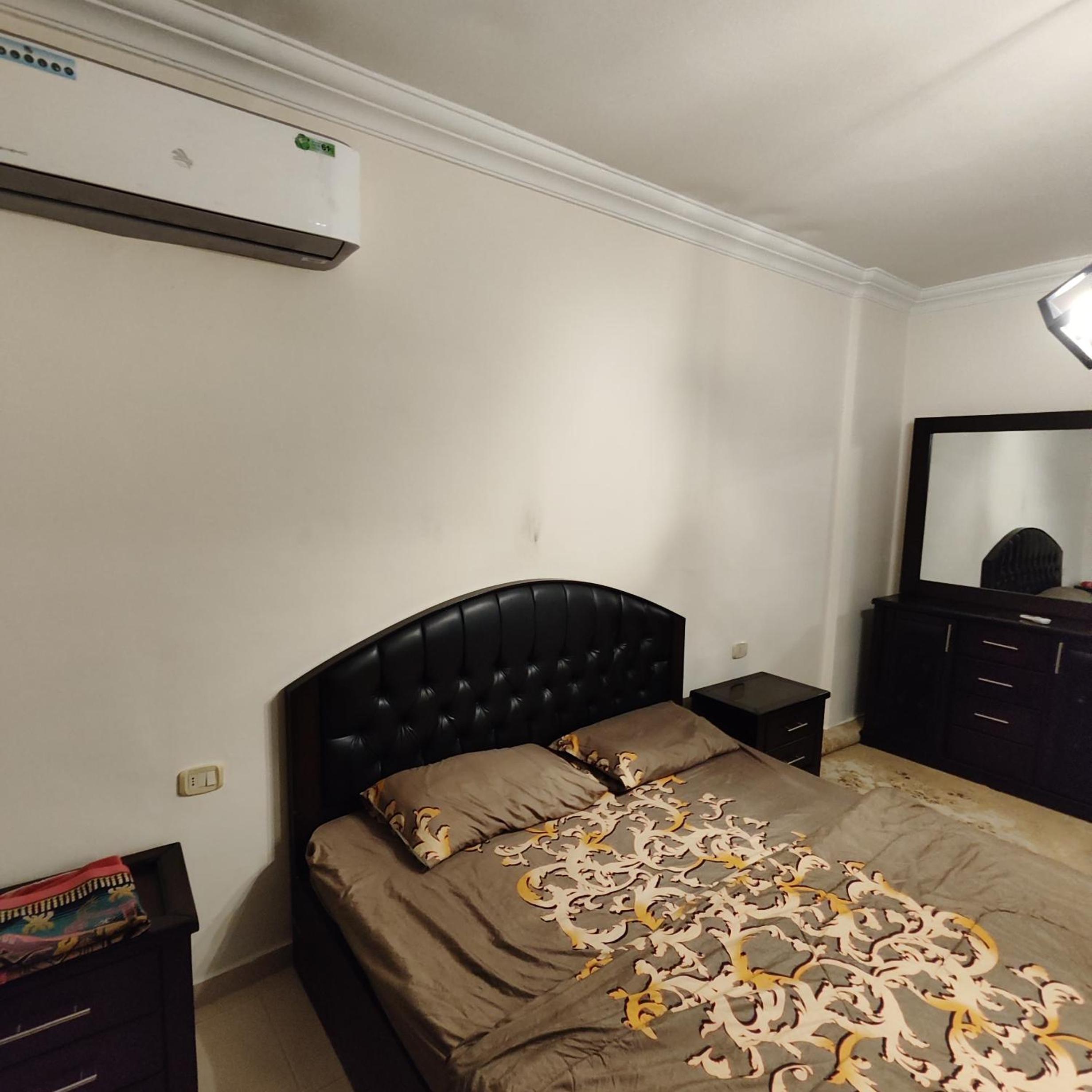 Khamis Apartment