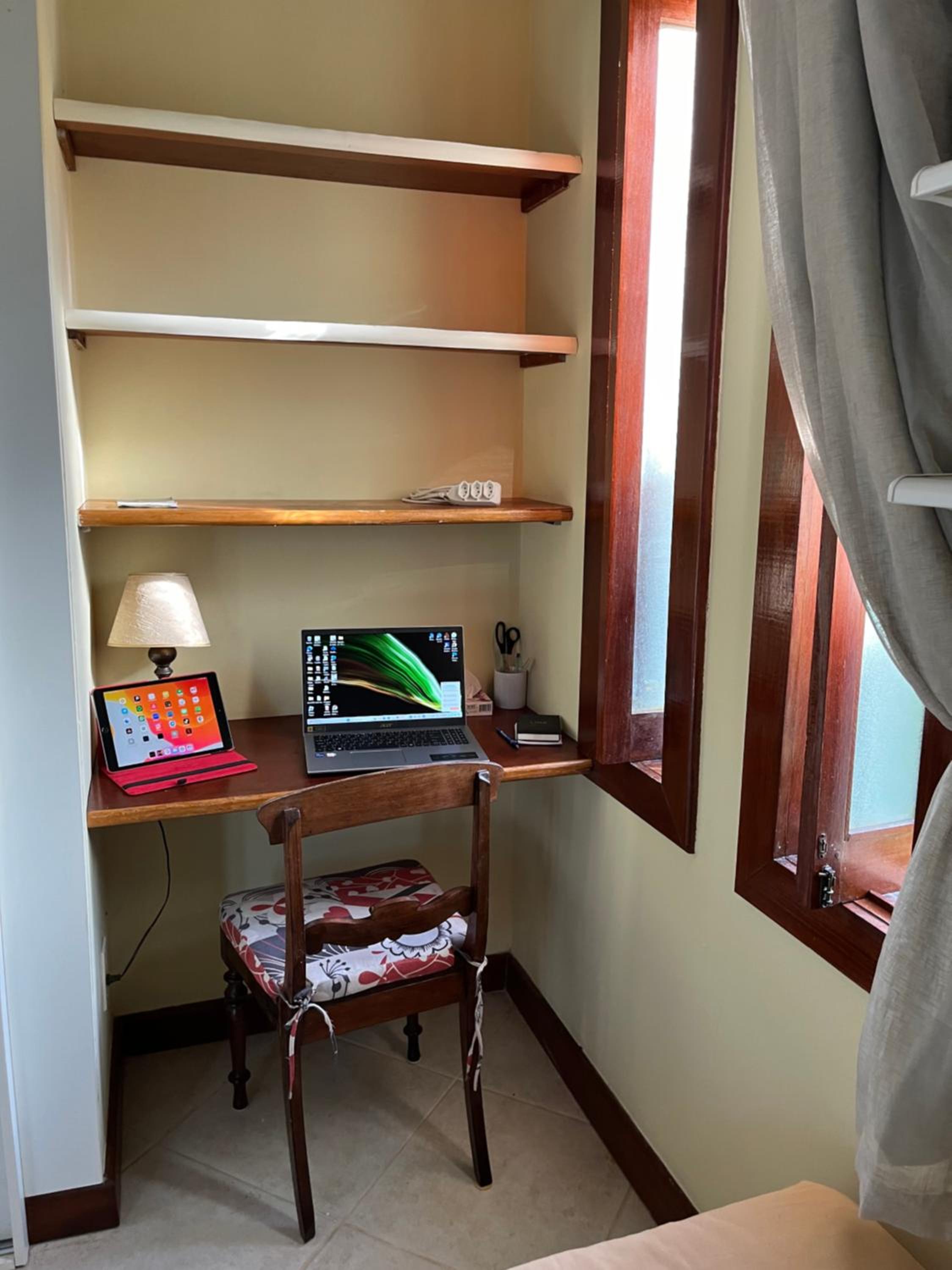 Quarto para 2, perto da praia Guarajuba, 9 ninutos
