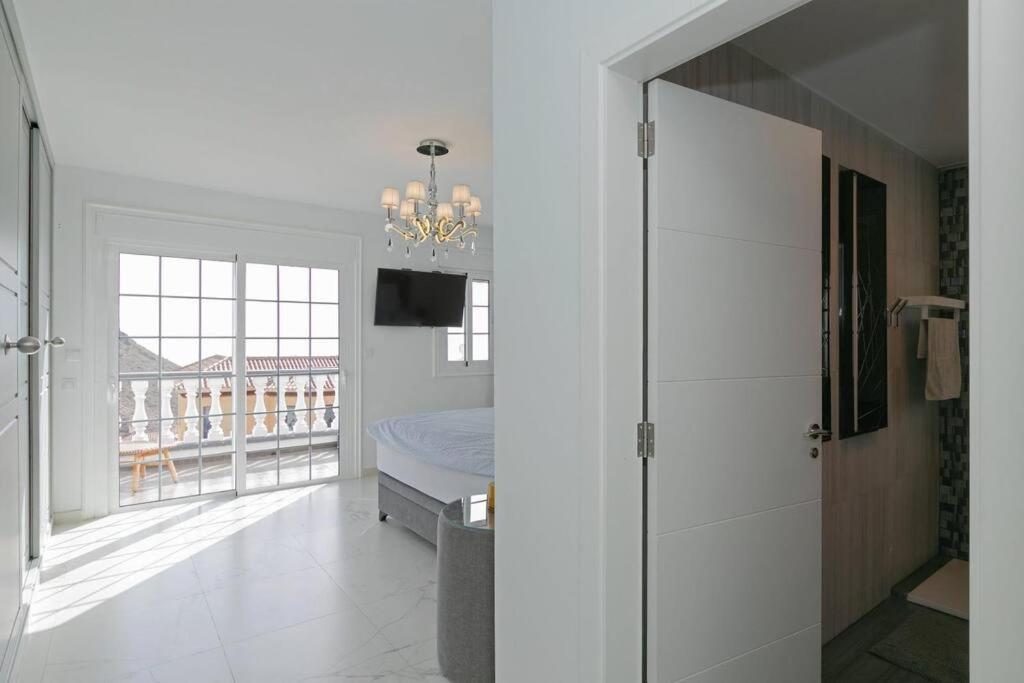 Villa Zion Tenerife with Heated Pool