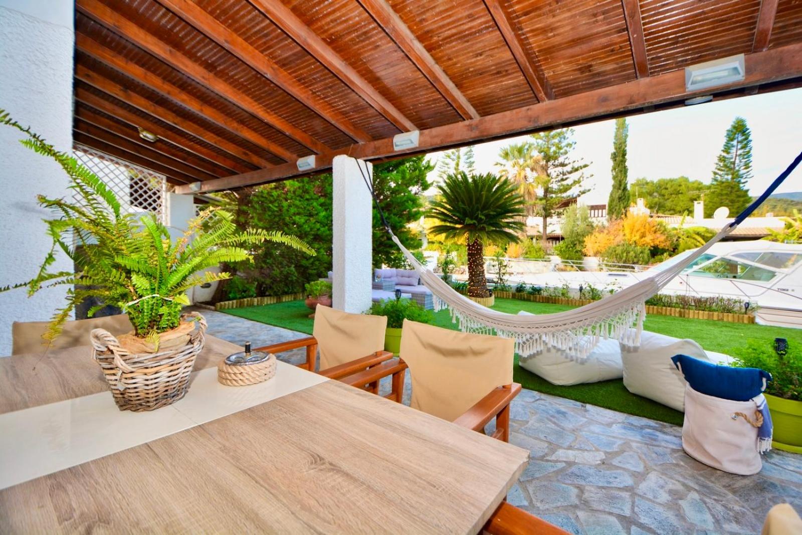 Villasonboard Dock Villa 3 Bed, 3 Bath, Canal, Greek Venice Porto Hydra
