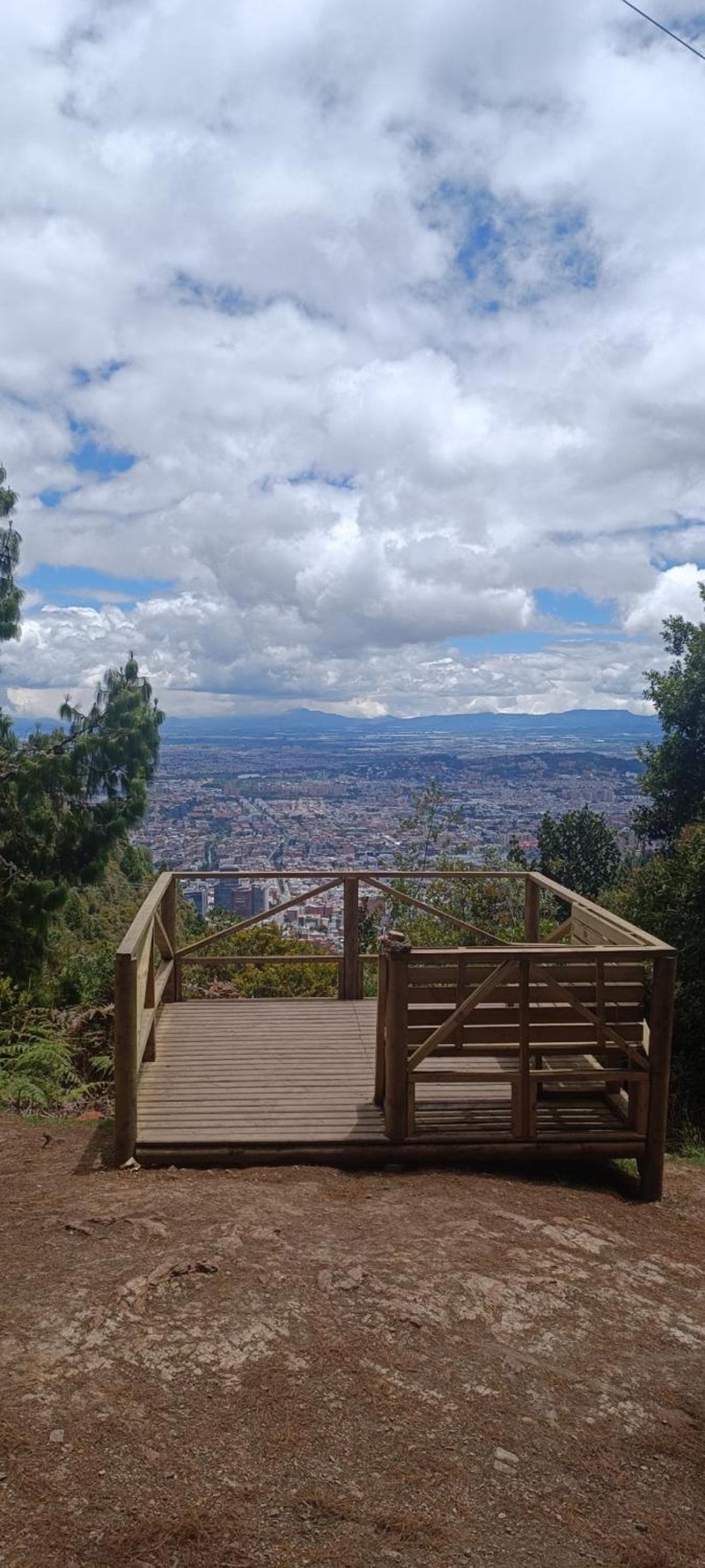Finca Delfos un paraíso a 15 minutos de Bogotá, única con mirador a la ciudad de Bogotá y también con vista al embalse de San Rafael y la Calera