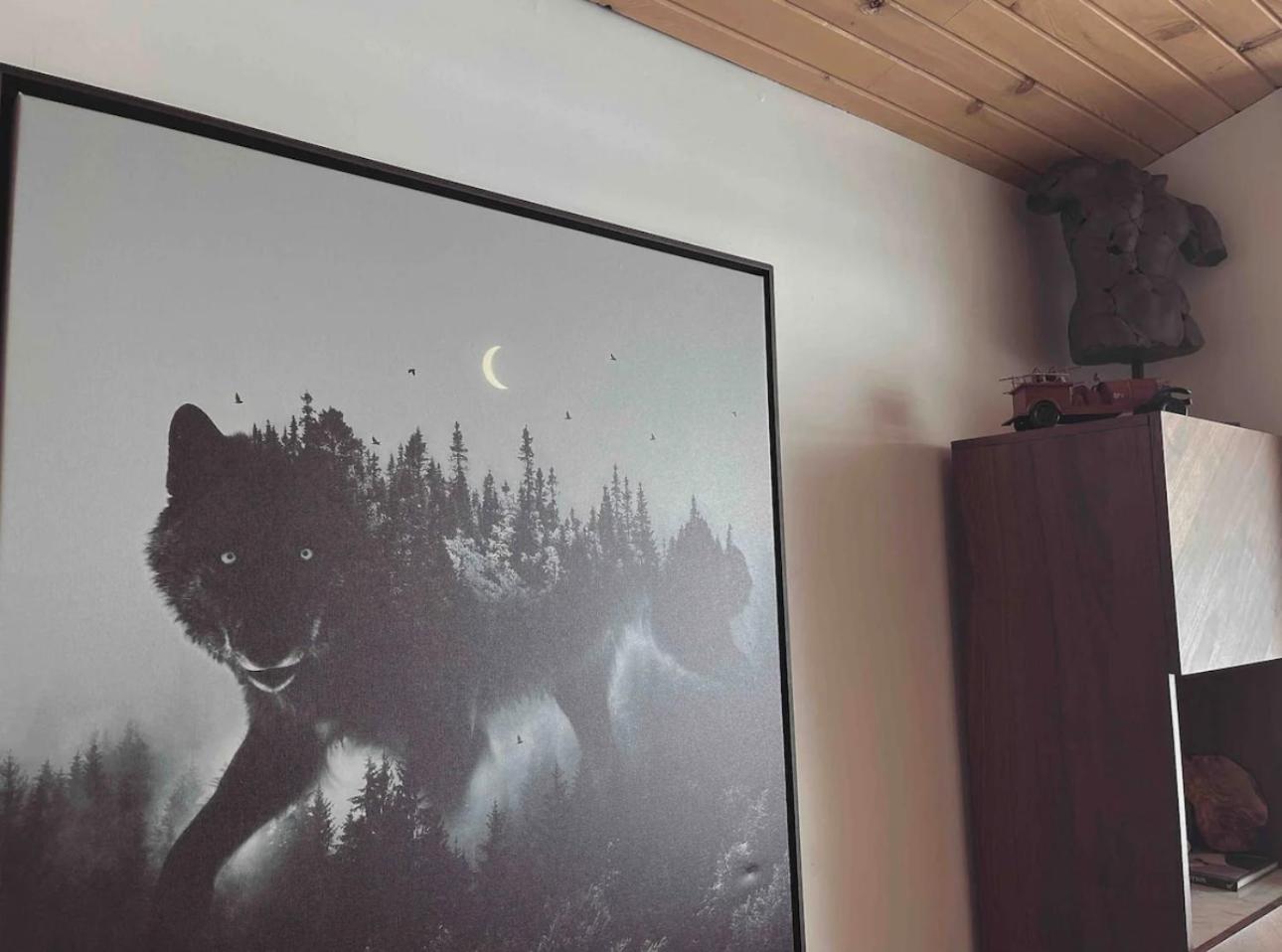 The Wolfs Den