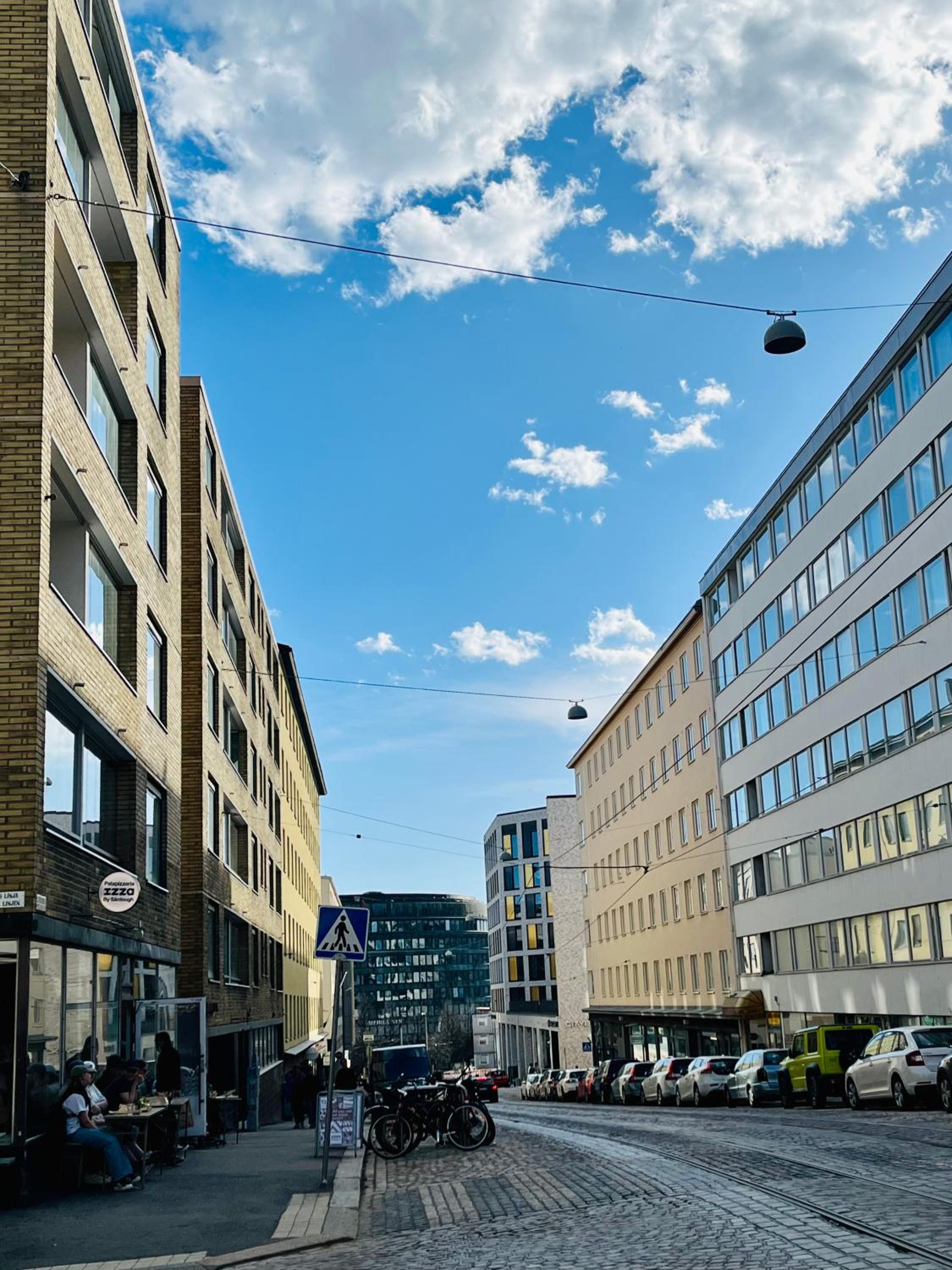 CityReady, Fully Equipped Apartment - Prime Location & Transport Connections