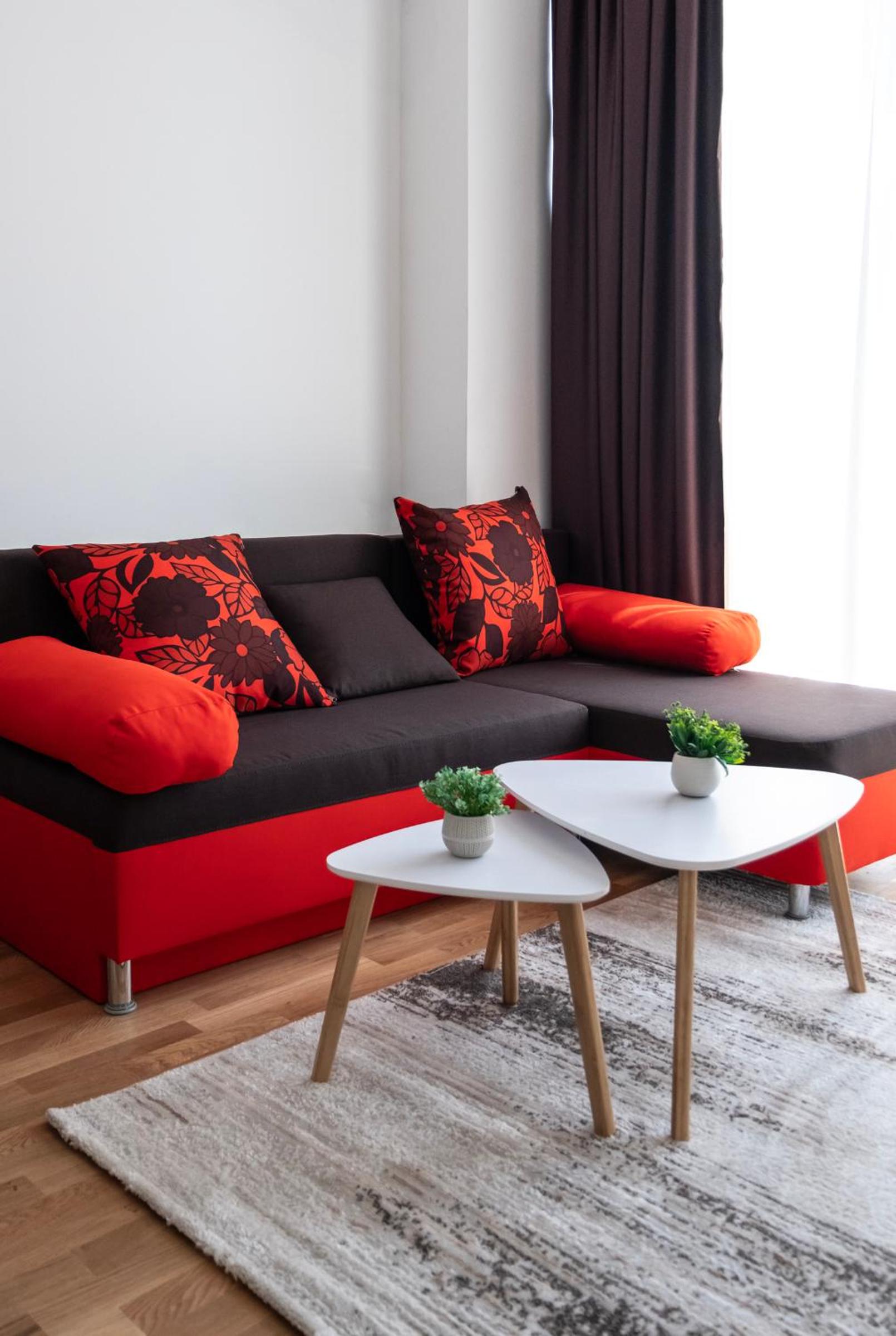 Home Art Apartments-Free Parking-City Center