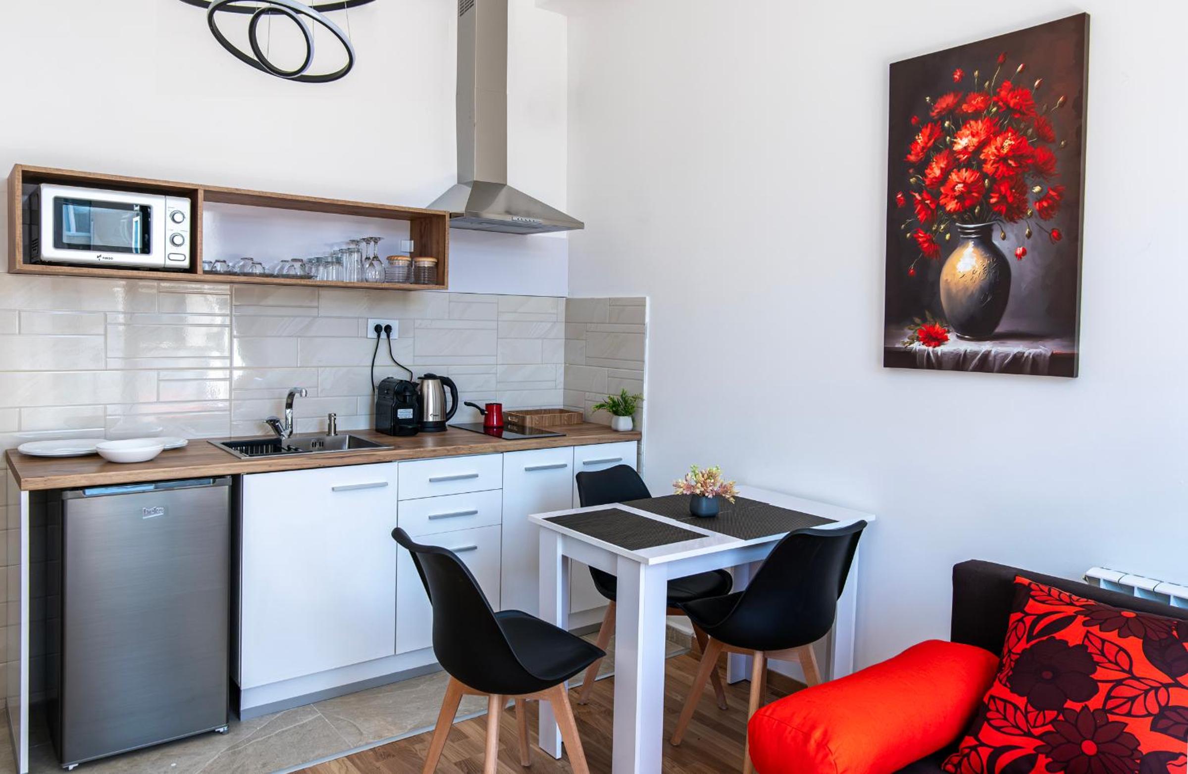 Home Art Apartments-Free Parking-City Center