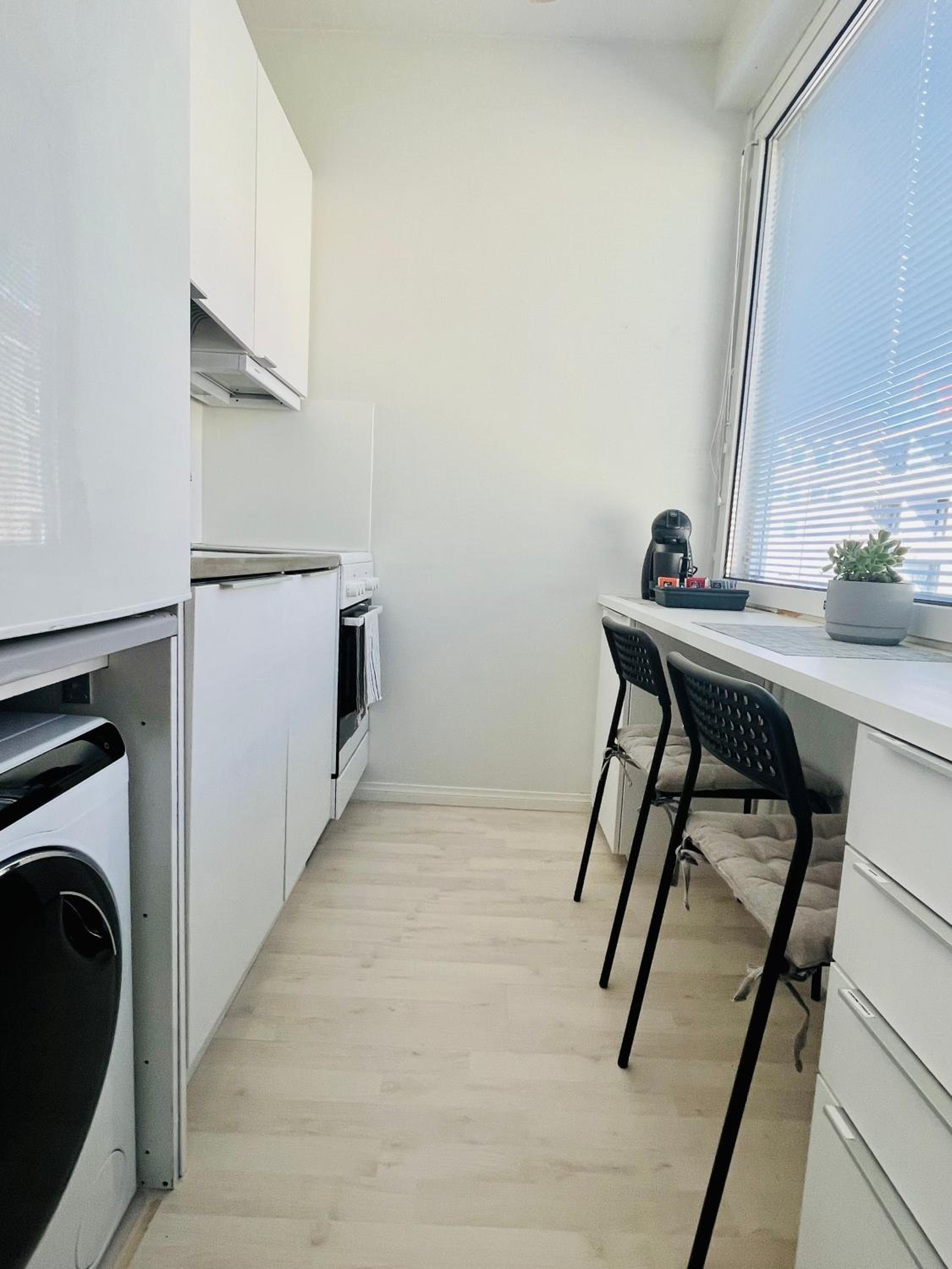 CityReady, Fully Equipped Apartment - Prime Location & Transport Connections