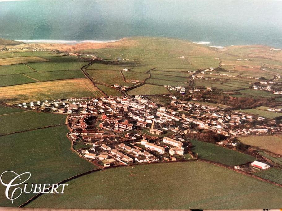 Cubert Nr Newquay Traditional 16th century cottage view 4