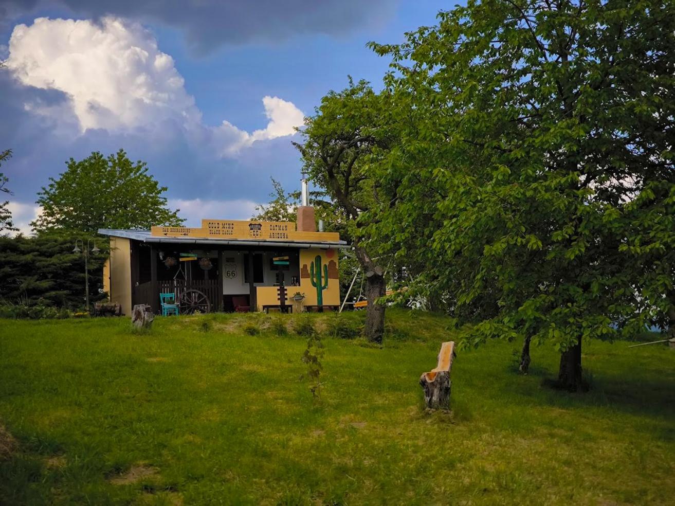 Ranch 66 - Wellness chata Arizona ve stylu Divokého Západu s koupacím sudem a saunou