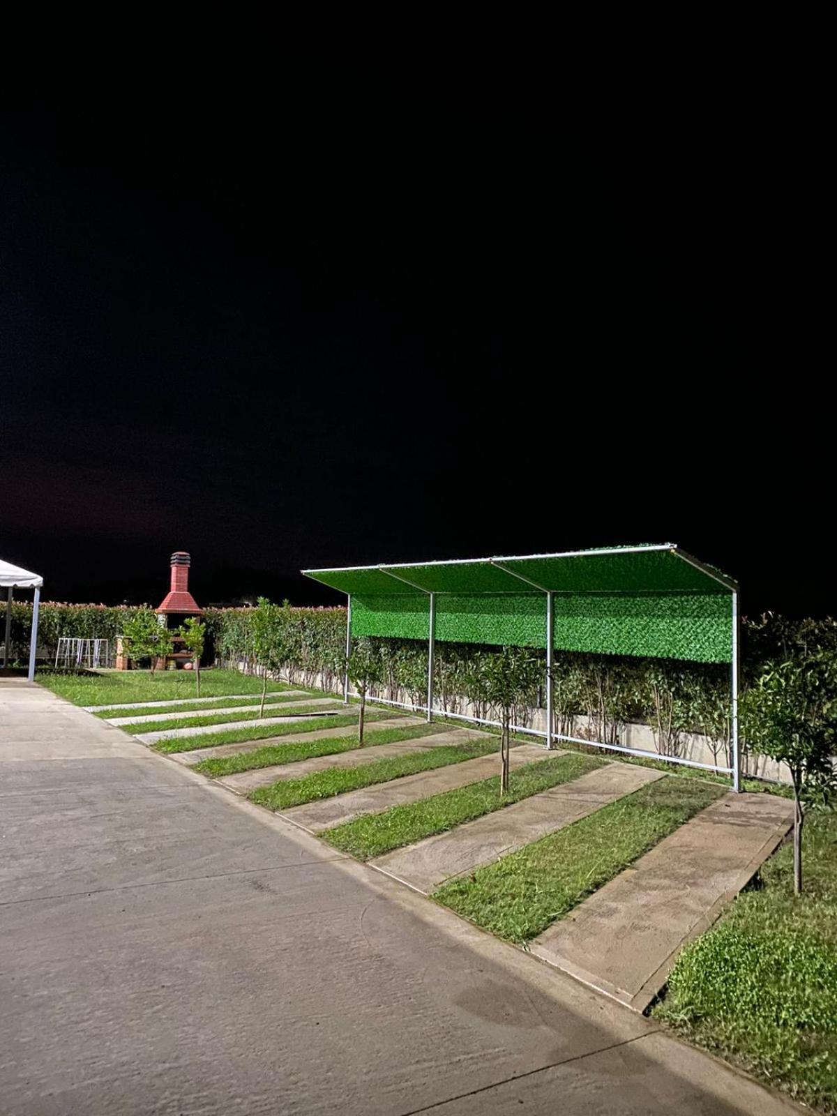 Guest Hours Kolaj photo 4