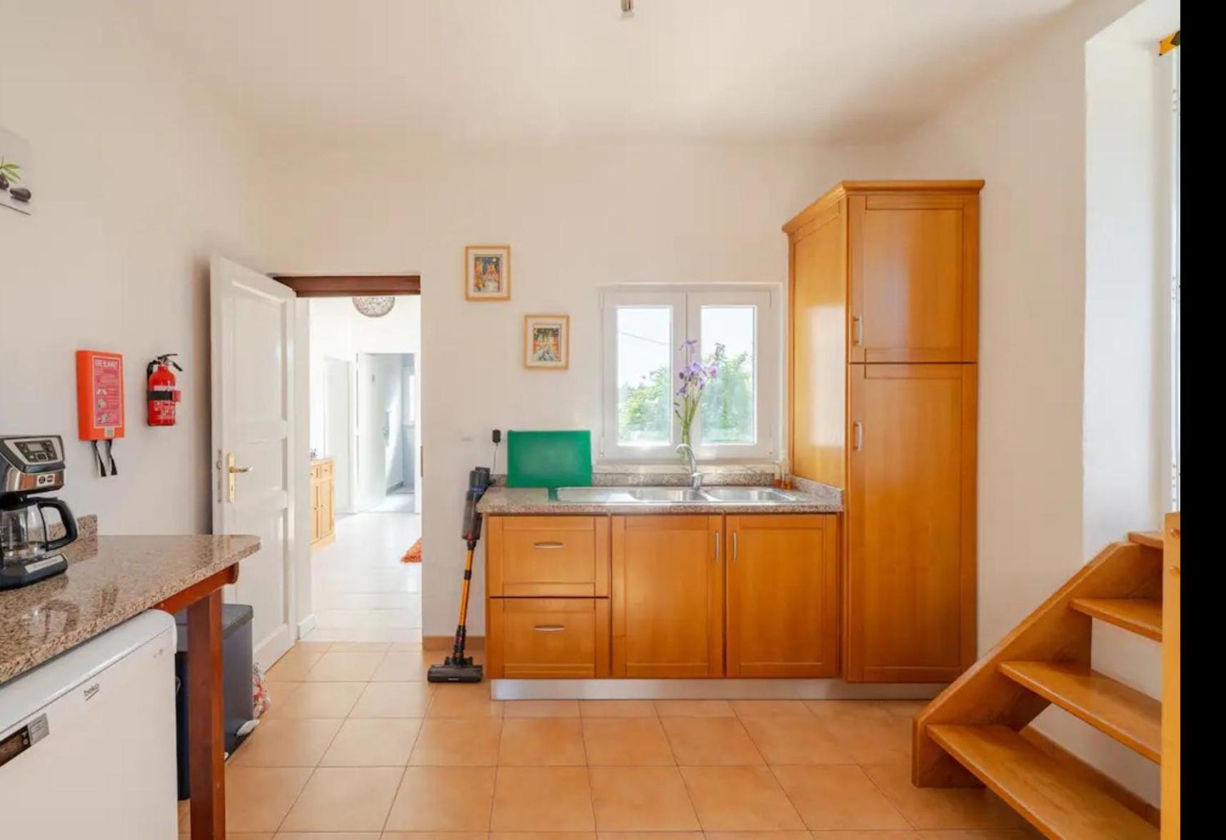 Villa Azul, Graça Portugal