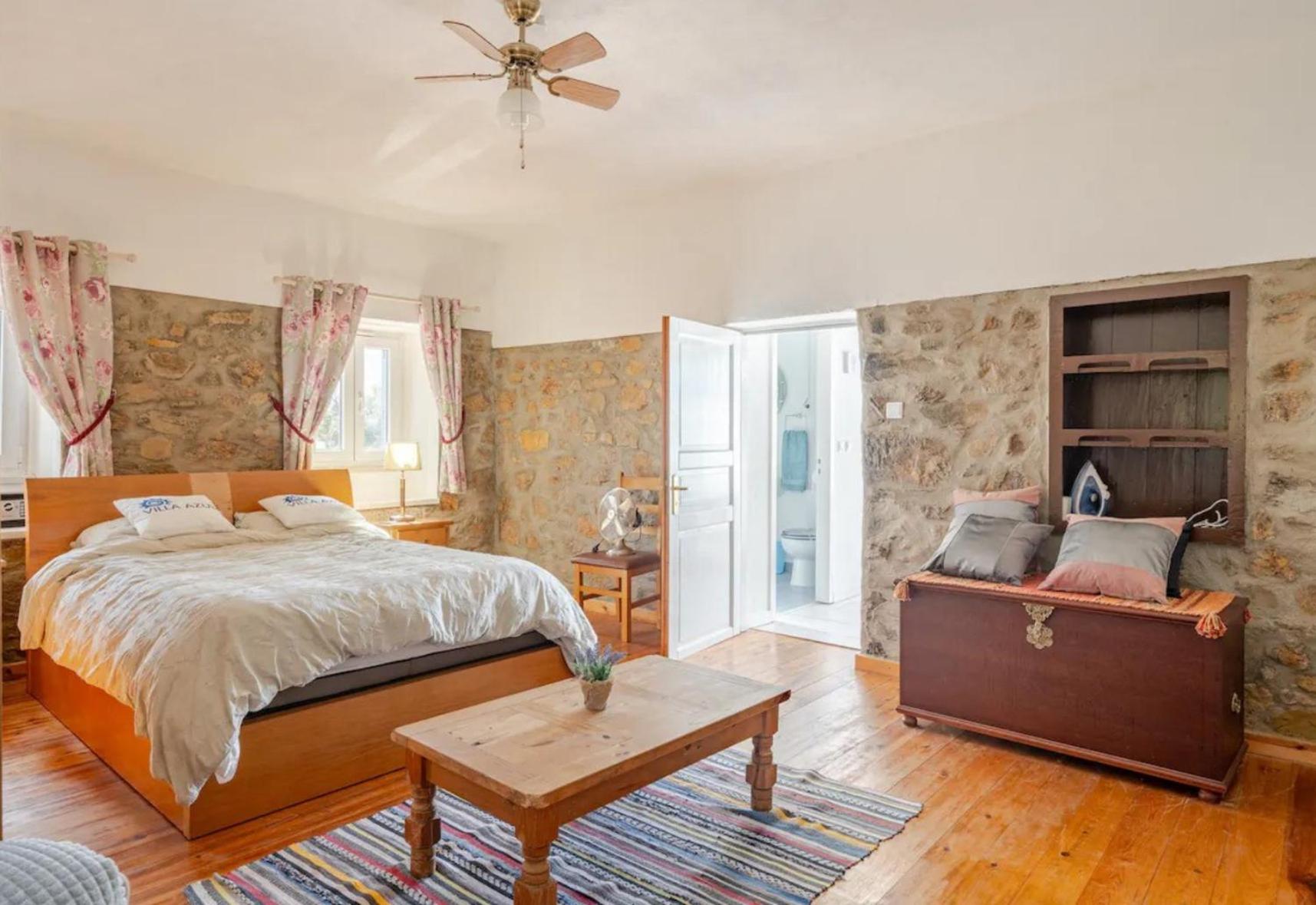 Villa Azul, Graça Portugal