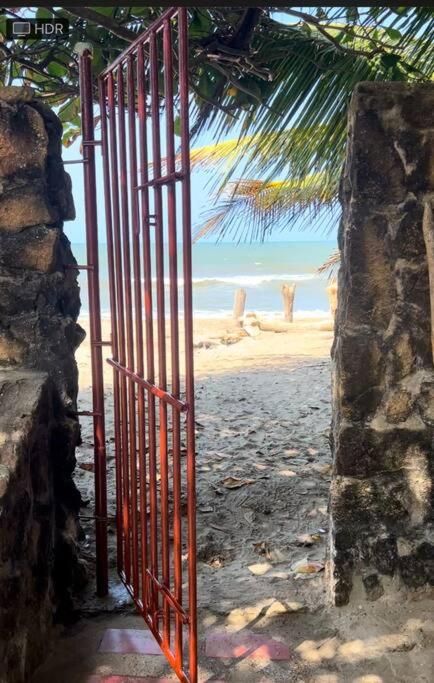 Cabaña Con Piscina Frente Al Mar