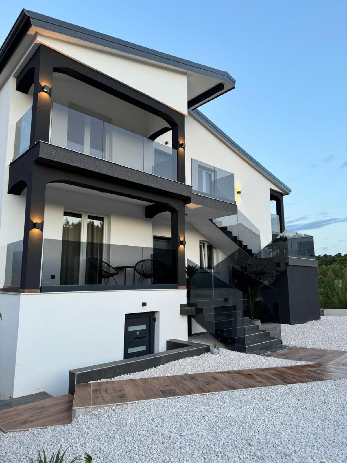 Sea Dreams Apartments