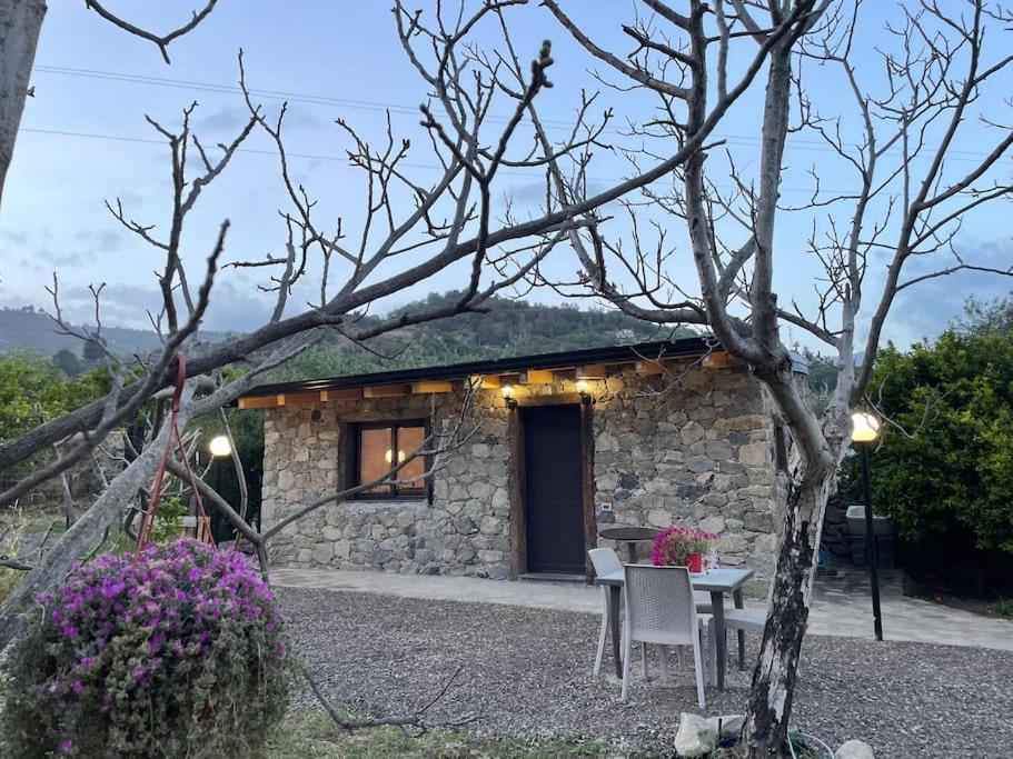 Sicily Stone Cottage with swimming pool