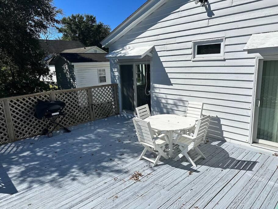 Scuttlebutt Nautical Cottage