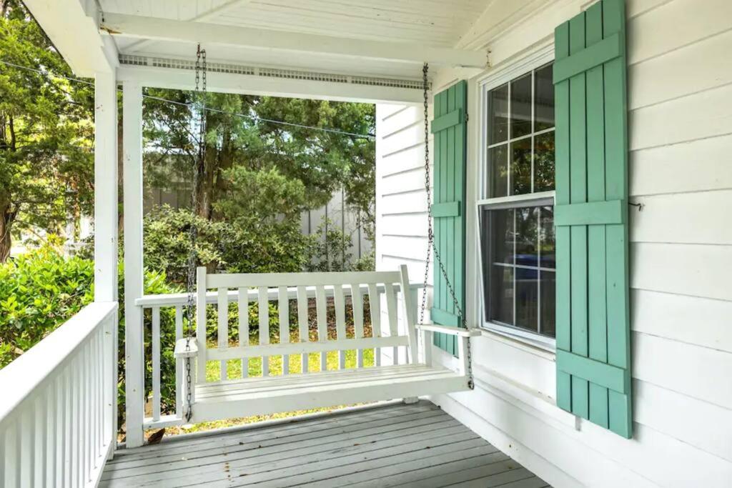 Scuttlebutt Nautical Cottage