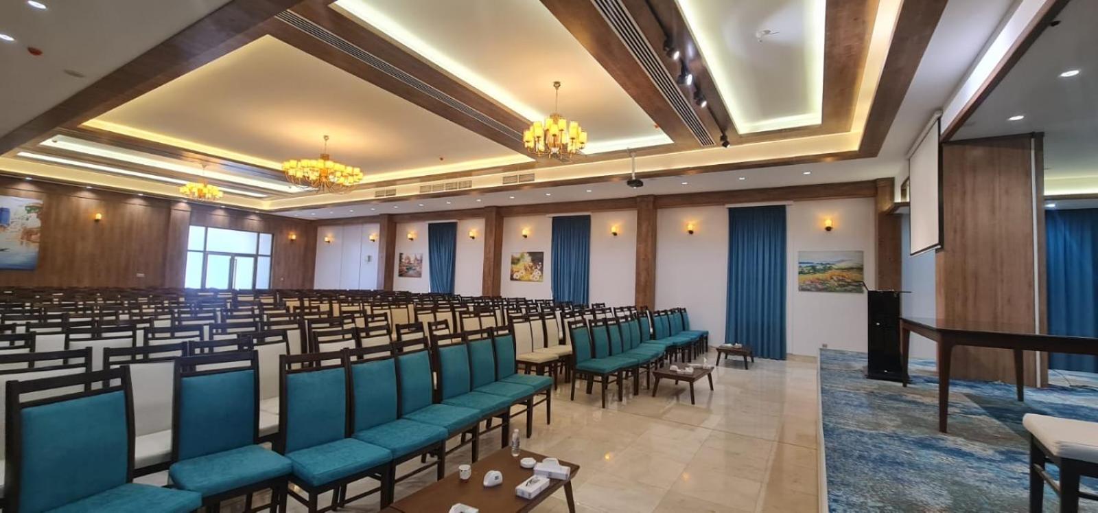 Khawarnaq Palace Hotel view 5