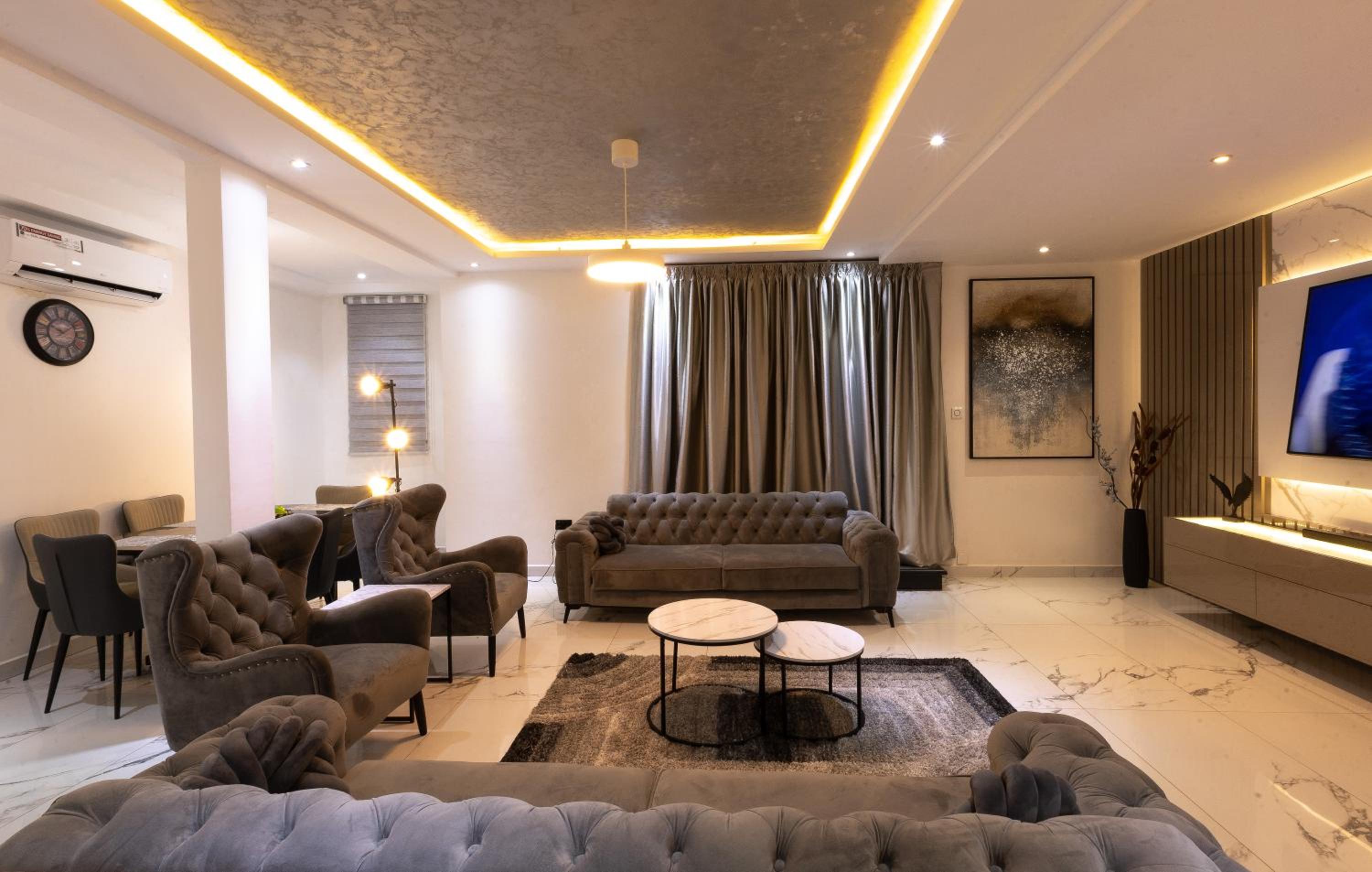 5 Bedrooms Luxury Vacation Villa