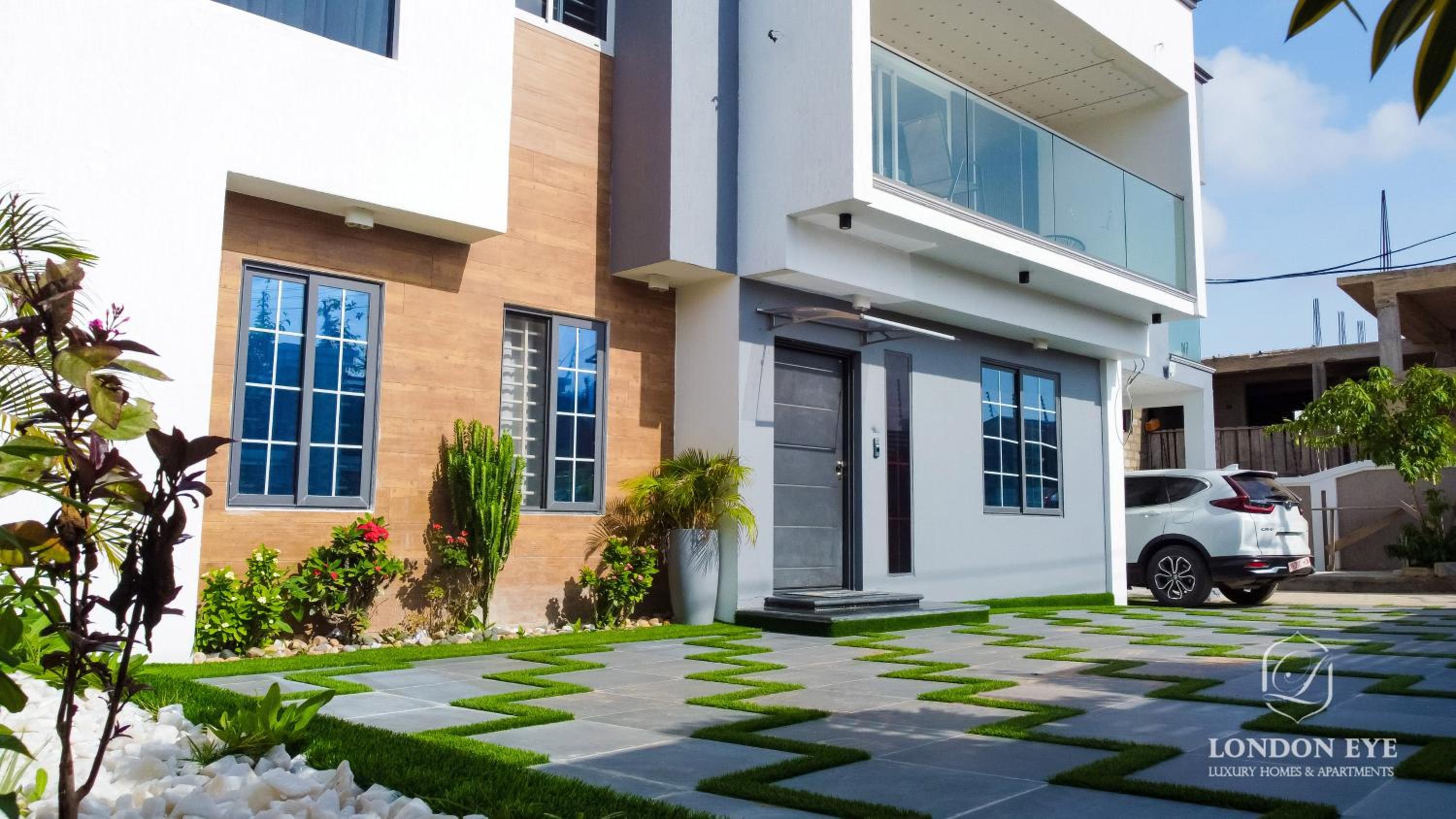 5 Bedrooms Luxury Vacation Villa