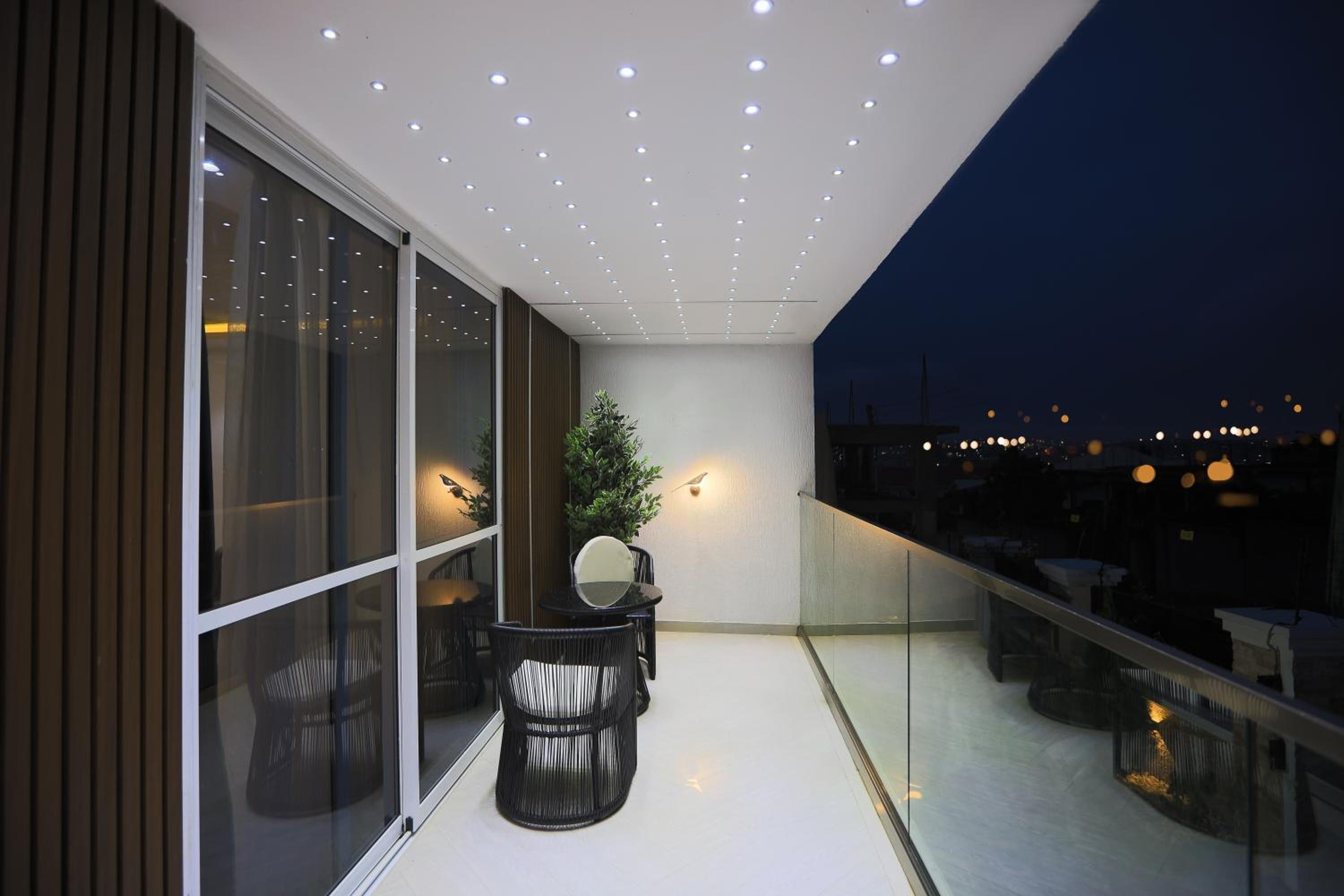 5 Bedrooms Luxury Vacation Villa