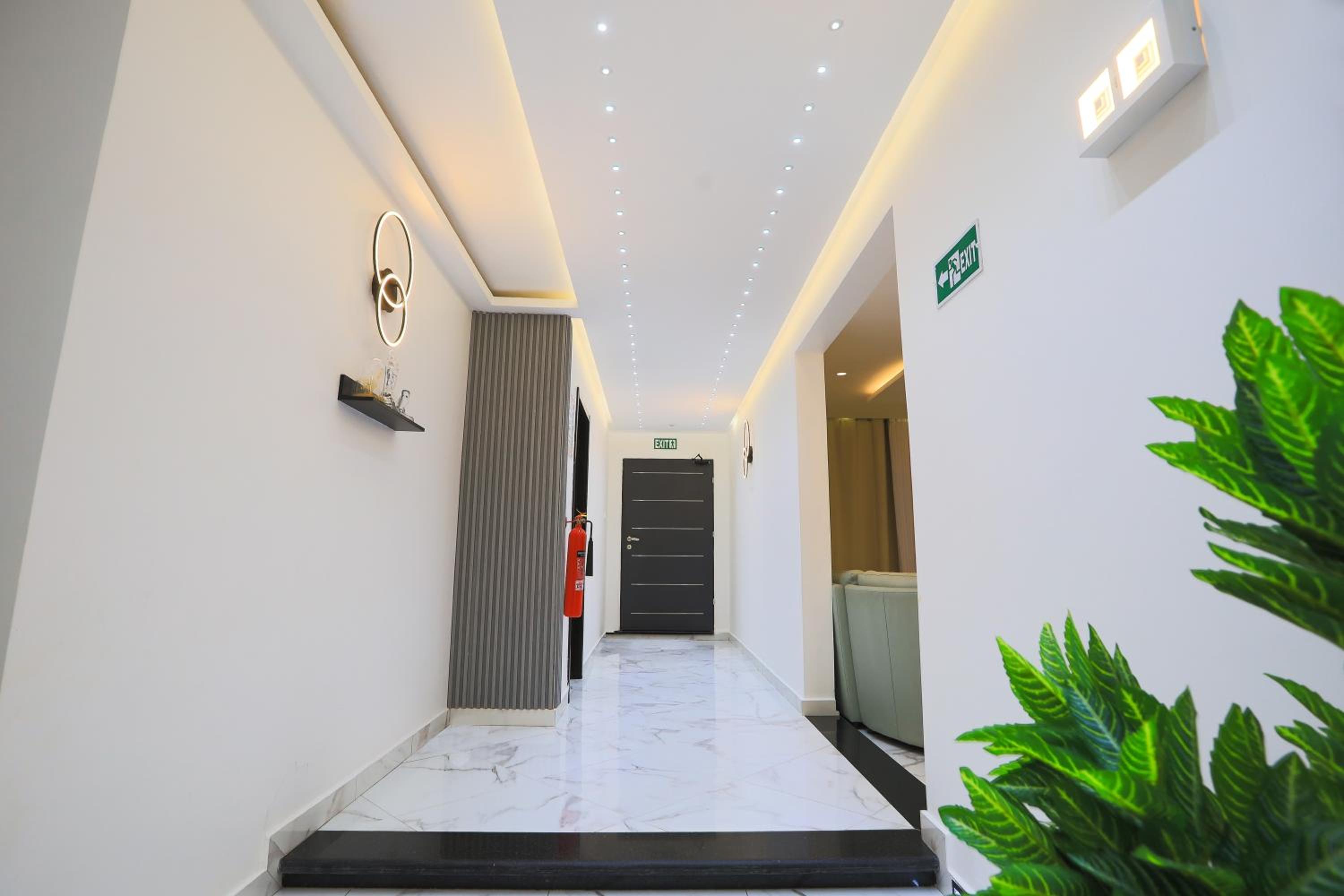 5 Bedrooms Luxury Vacation Villa