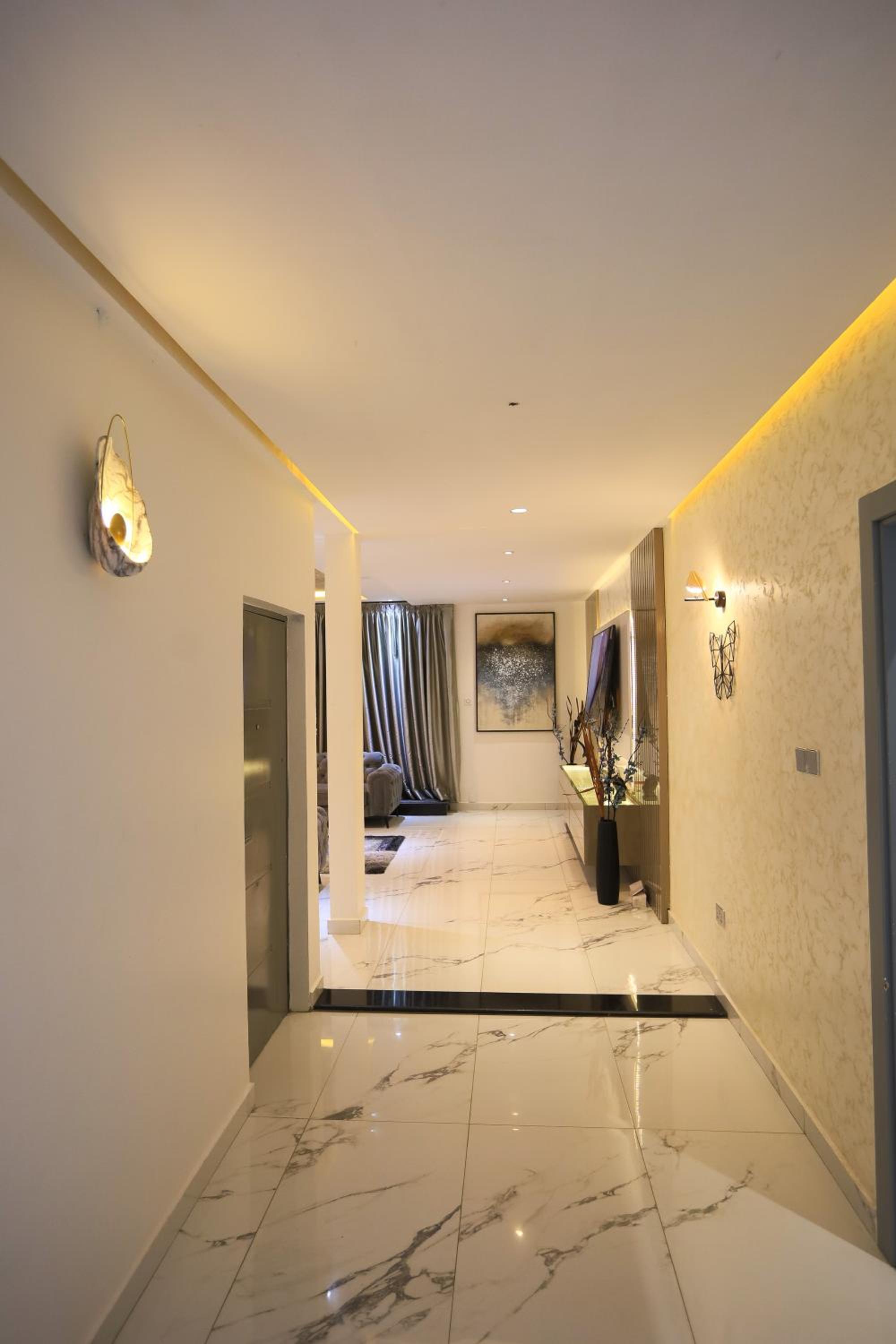 5 Bedrooms Luxury Vacation Villa