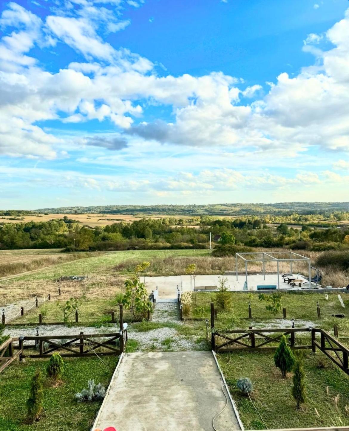 Vikendica sa bazenom u blizini Beograda view 5