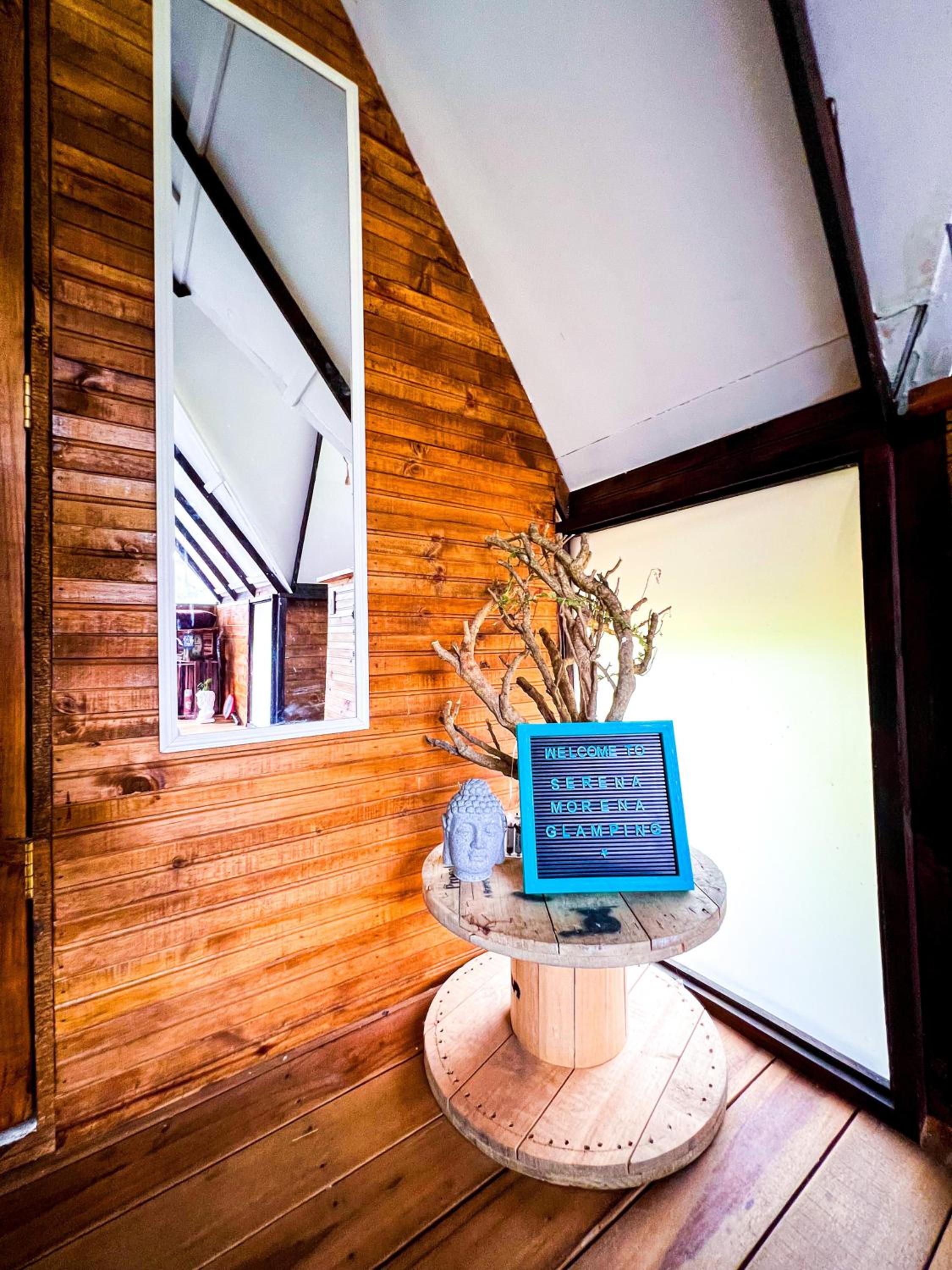 Glamping Chalet Deluxe cerca al centro de Villa de Leyva - By Serena Morena