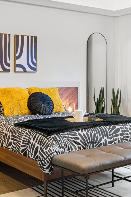 Dwelling Of Lights Residence
