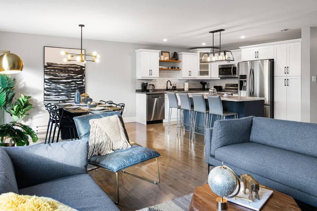 Dwelling Of Lights Residence